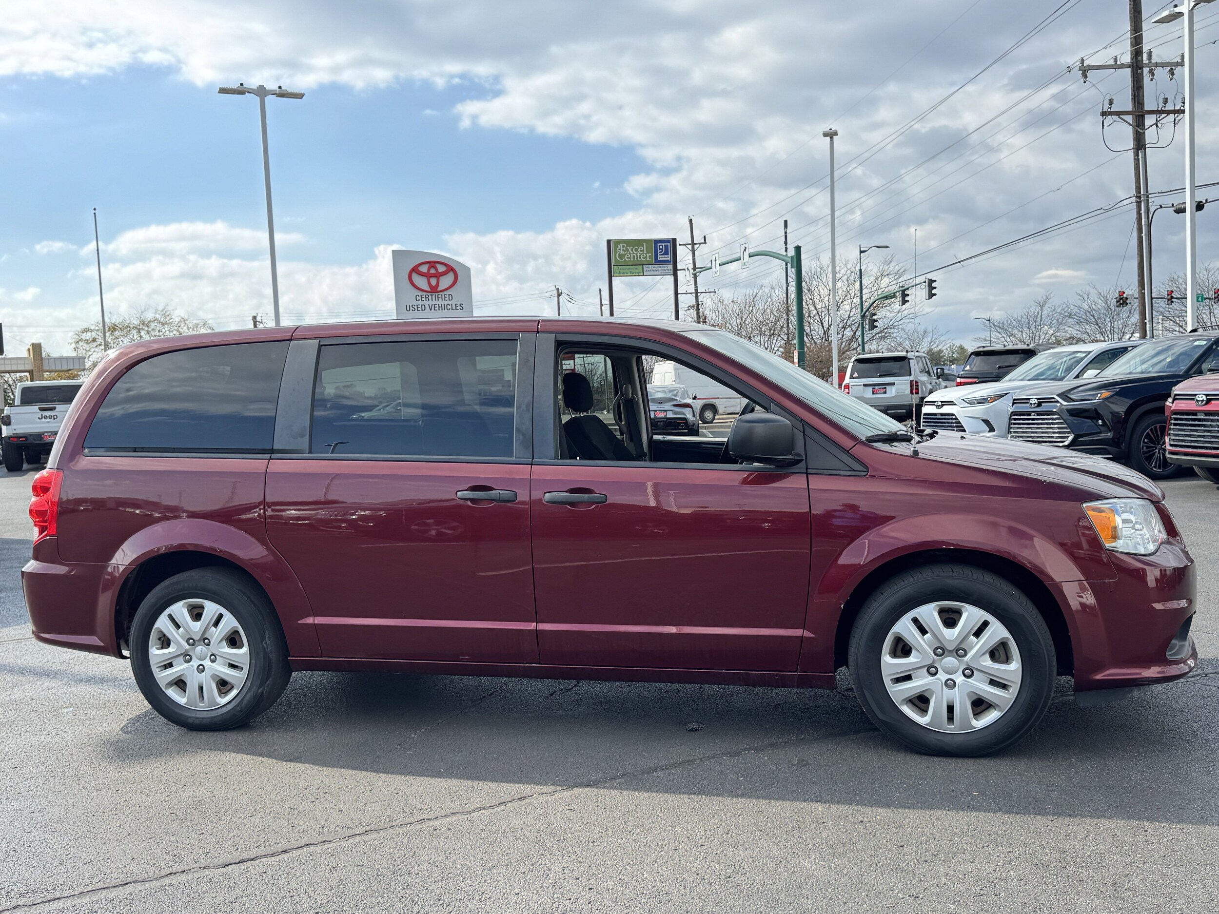 2019 Dodge Grand Caravan SE photo 2
