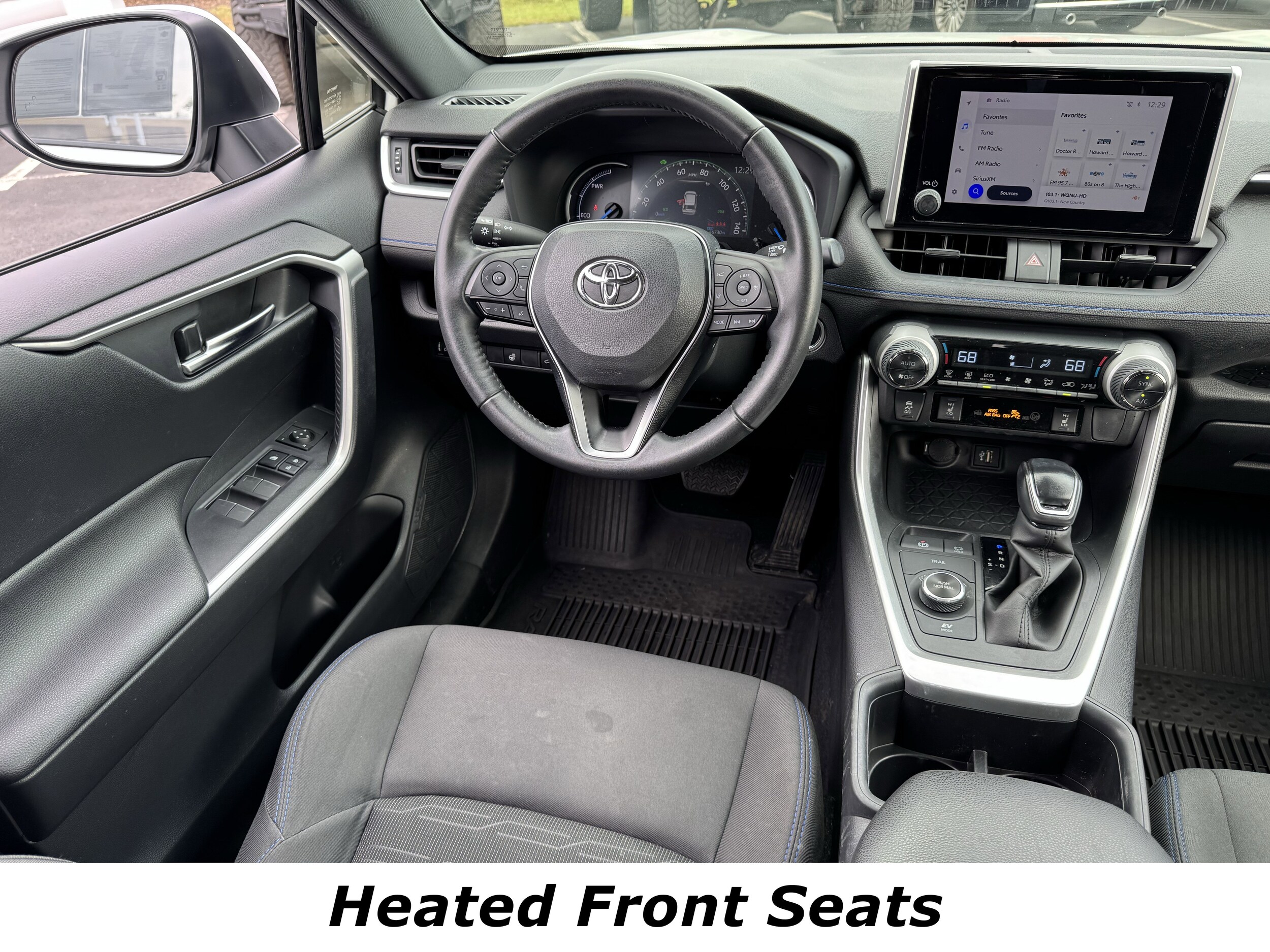 2023 Toyota RAV4 Hybrid SE photo 4