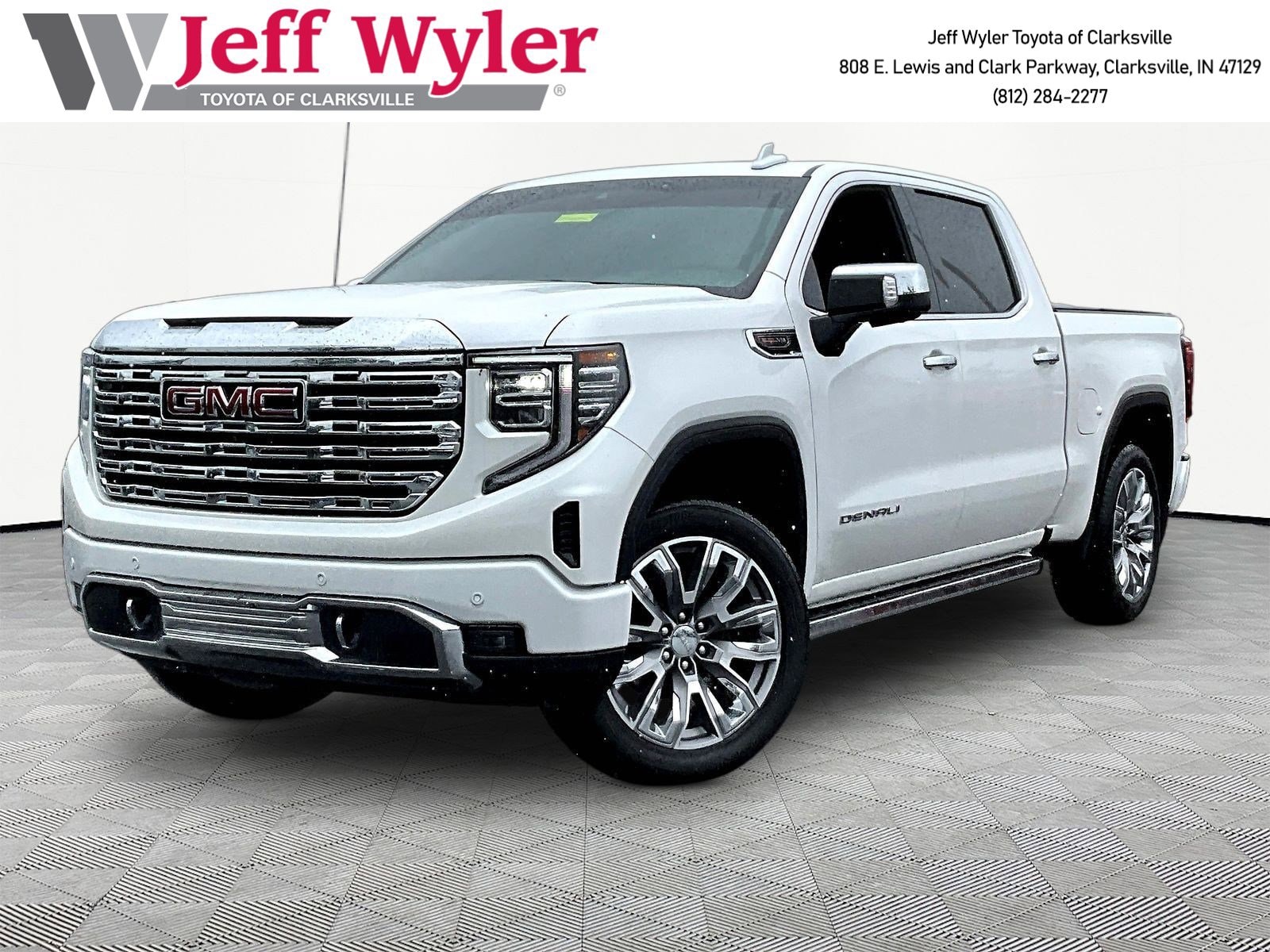2023 GMC Sierra 4WD Crew Cab Short Box Denali's photo