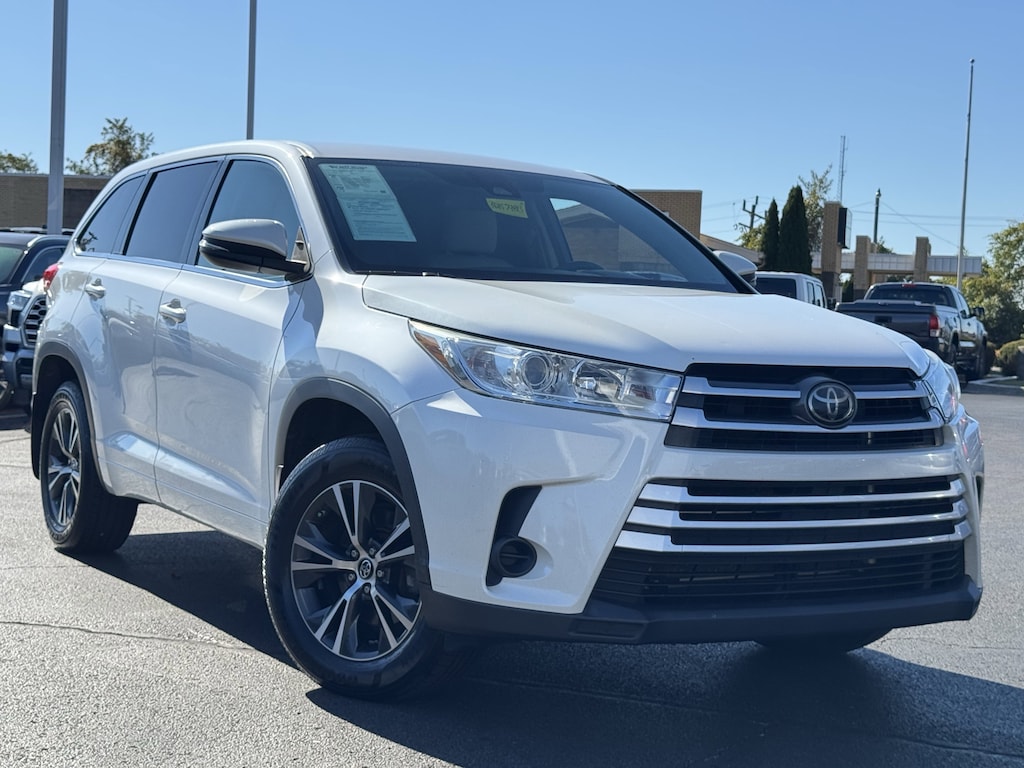 Used 2018 Toyota Highlander LE I4 SUV