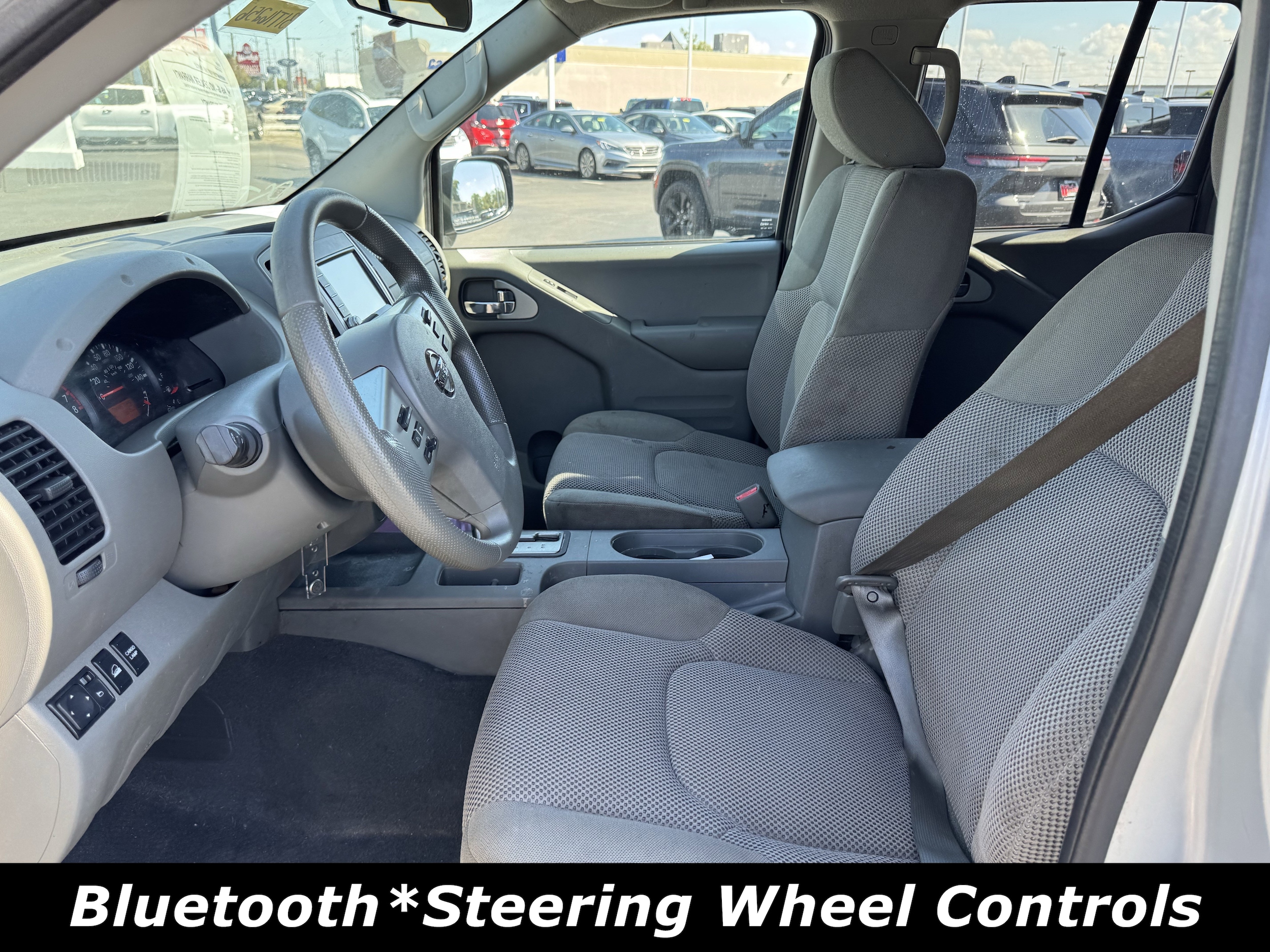 2019 Nissan Frontier SV photo 2