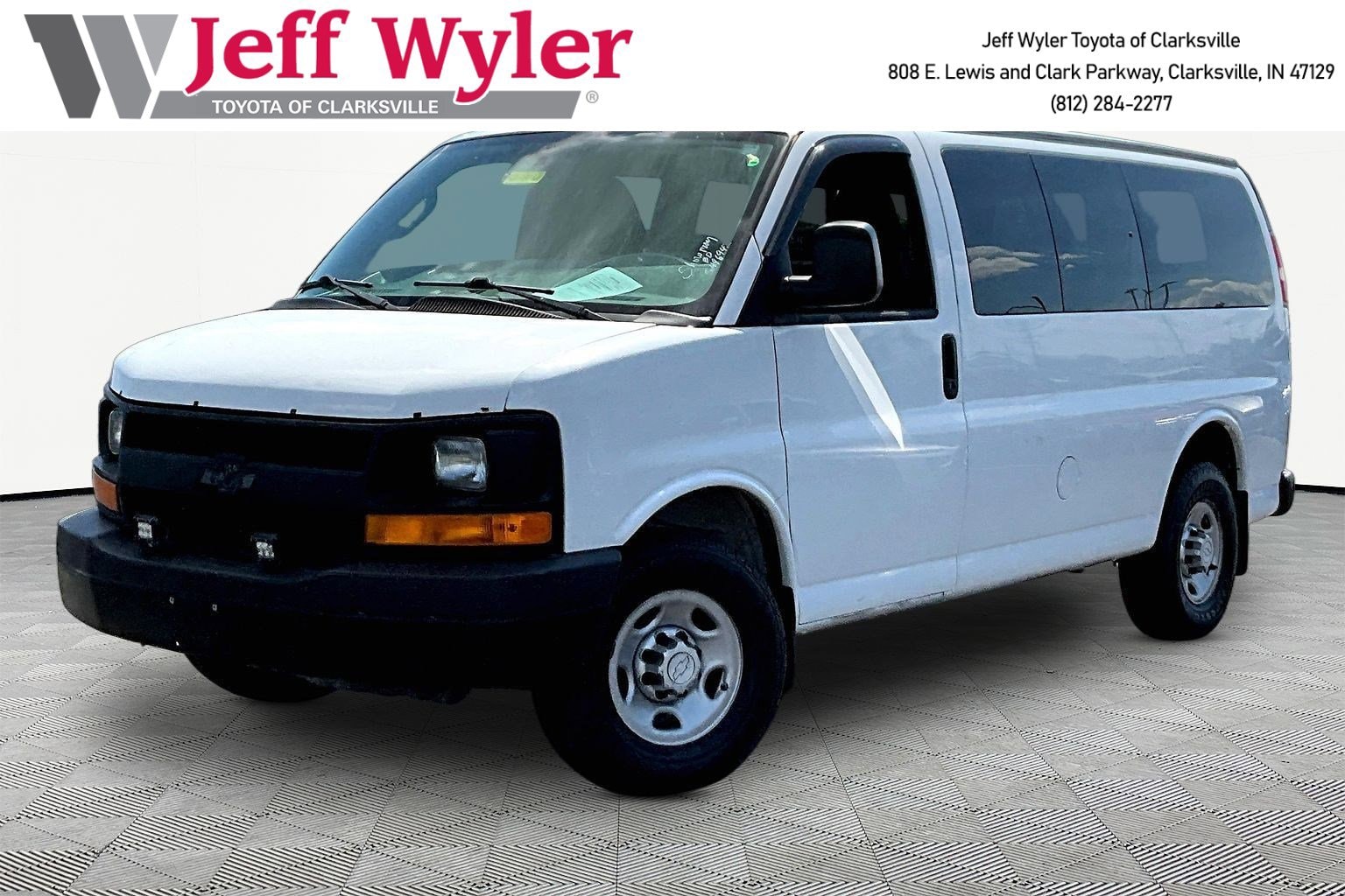 2017 Chevrolet Express 3500 LS's photo