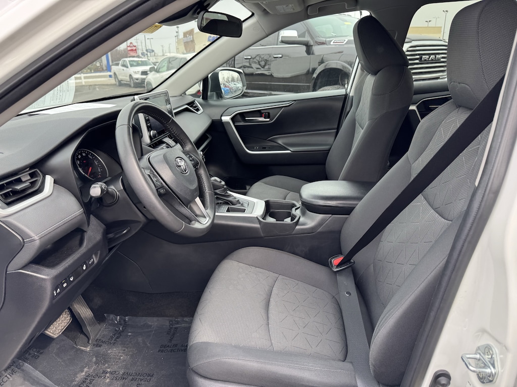 Used 2021 Toyota RAV4 XLE SUV