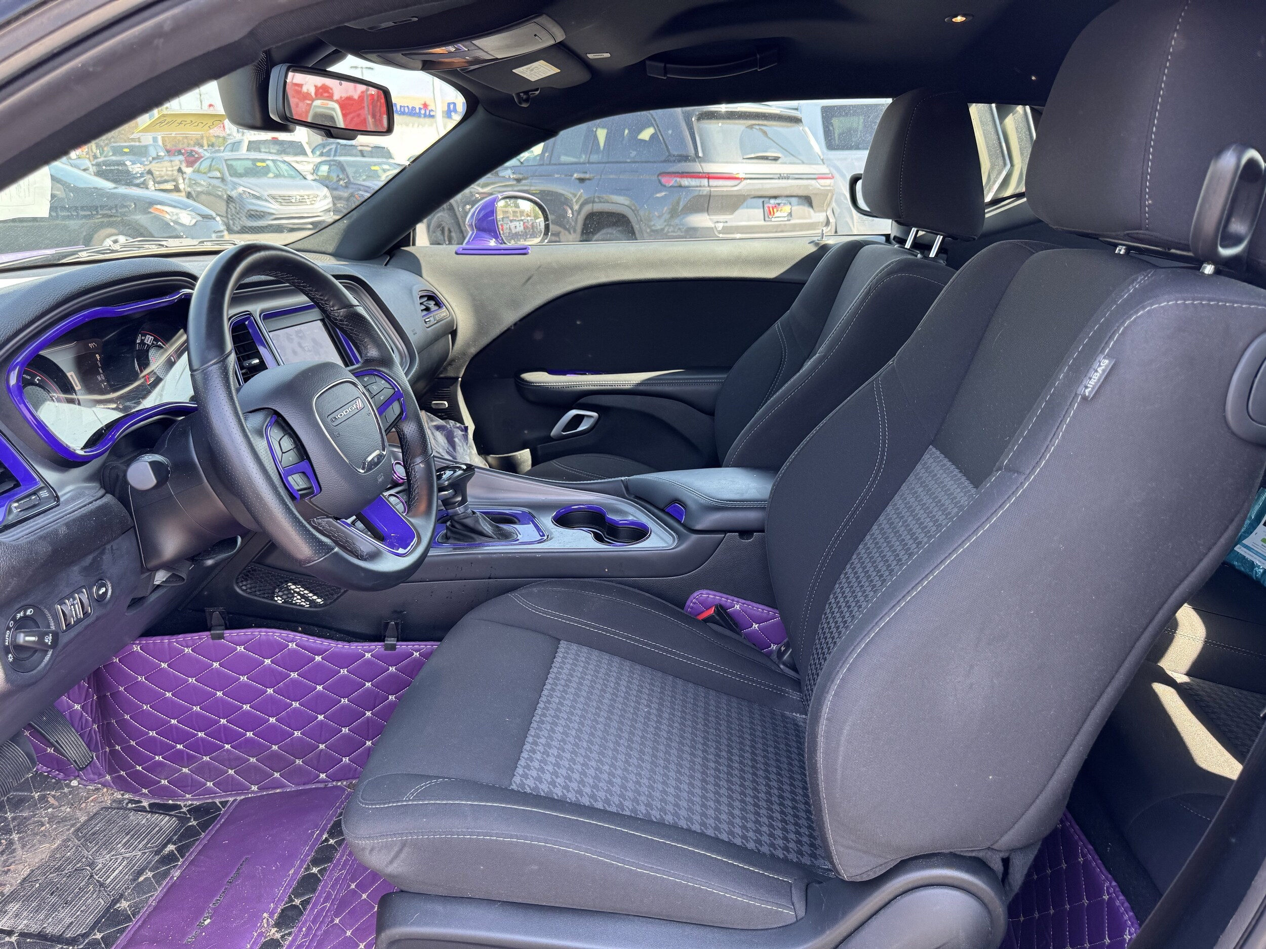 2023 Dodge Challenger SXT photo 4