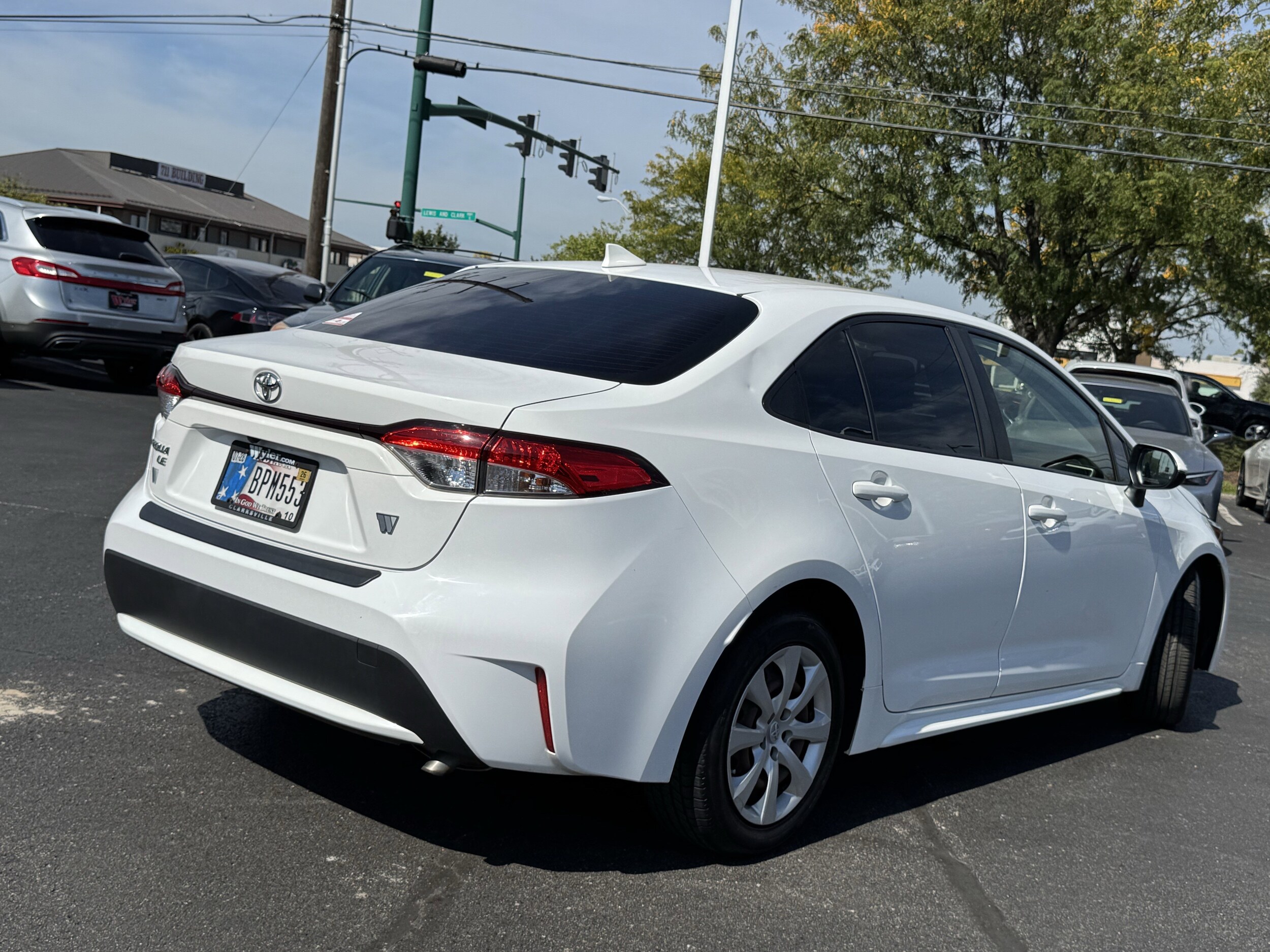 2020 Toyota Corolla LE photo 3