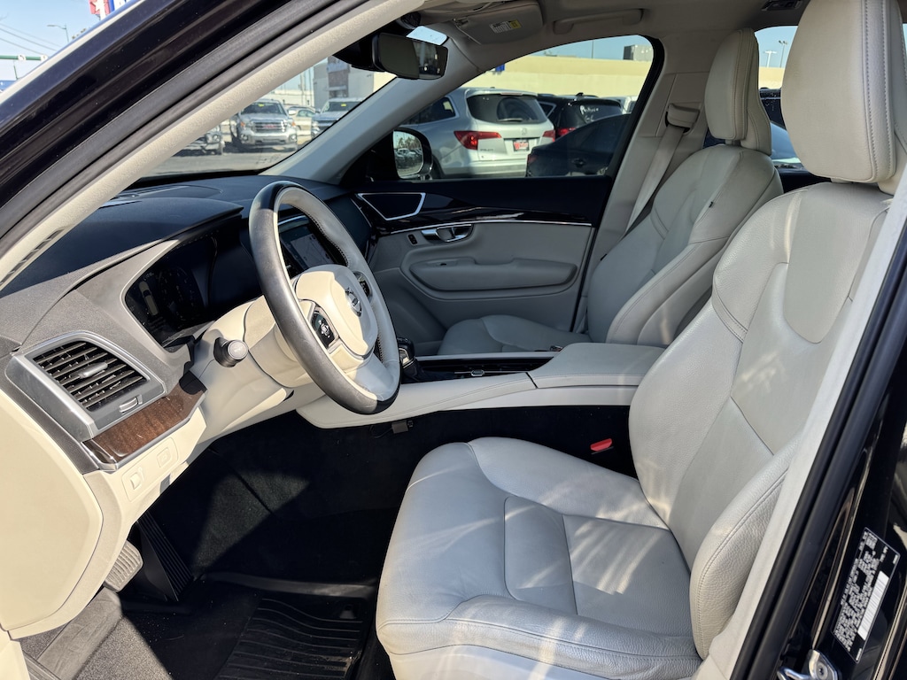 Used 2019 Volvo XC90 T6 Momentum SUV