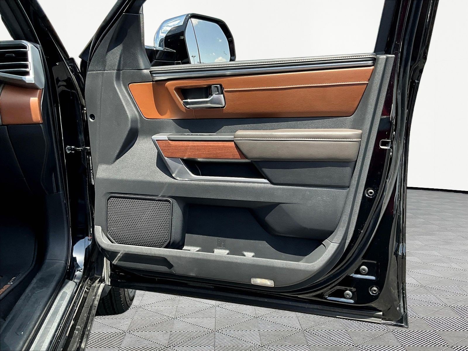 2024 Toyota Tundra 1794 Edition - Photo 32