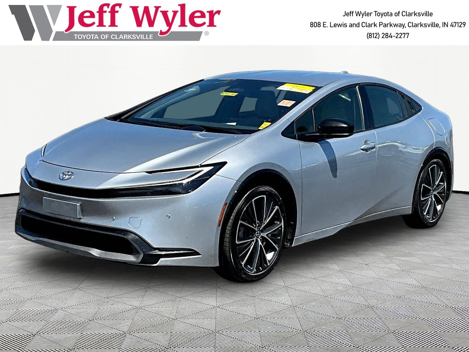 2023 Toyota Prius XLE FWD's photo
