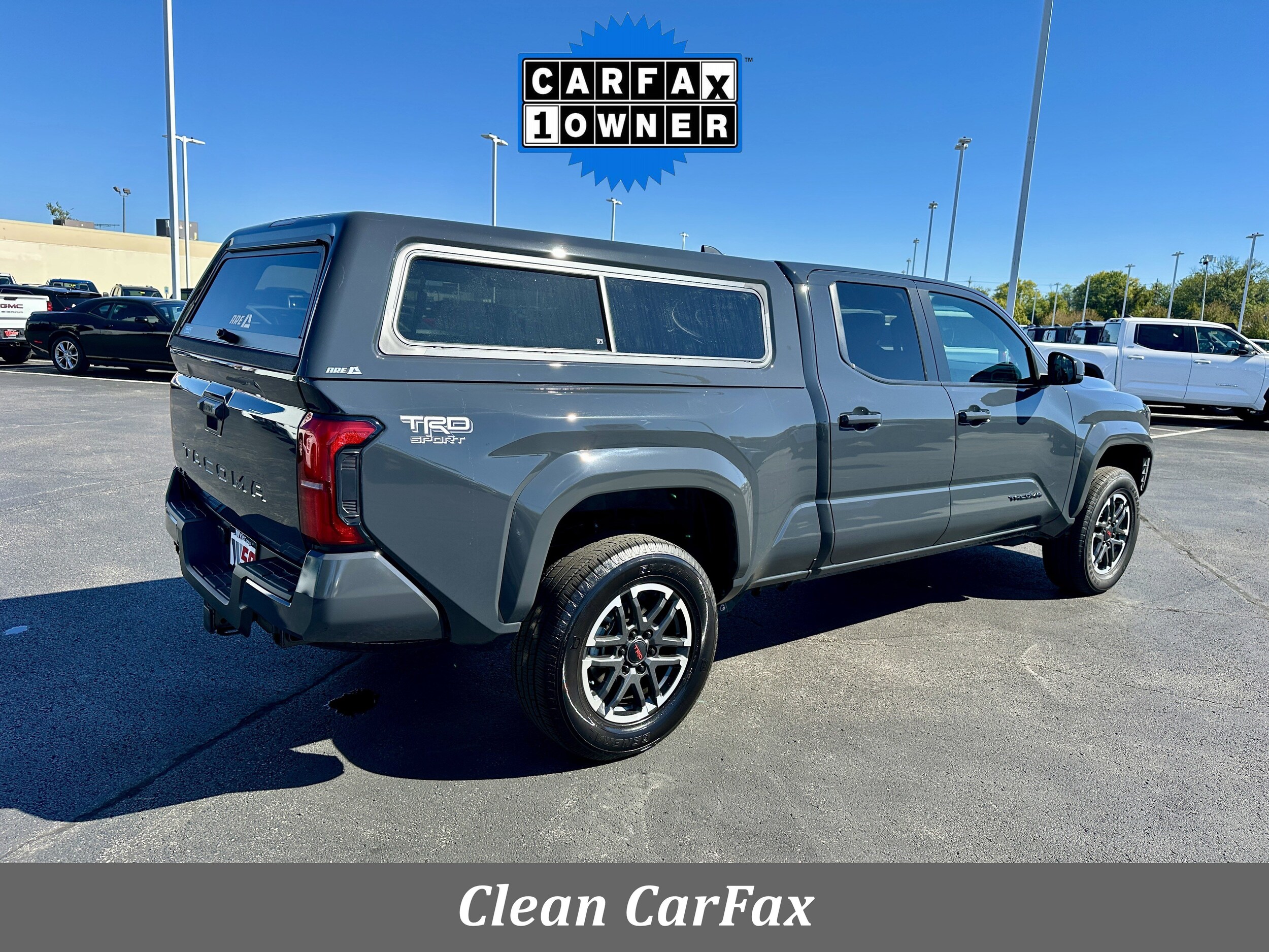 2024 Toyota Tacoma TRD Sport Double Cab photo 2