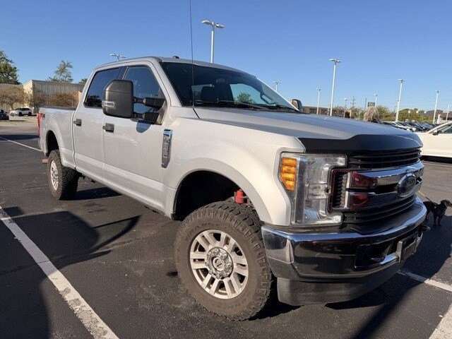 2017 Ford F-250 photo 2