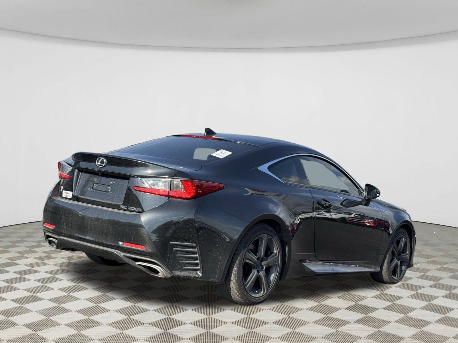 2017 Lexus RC 200t photo 3
