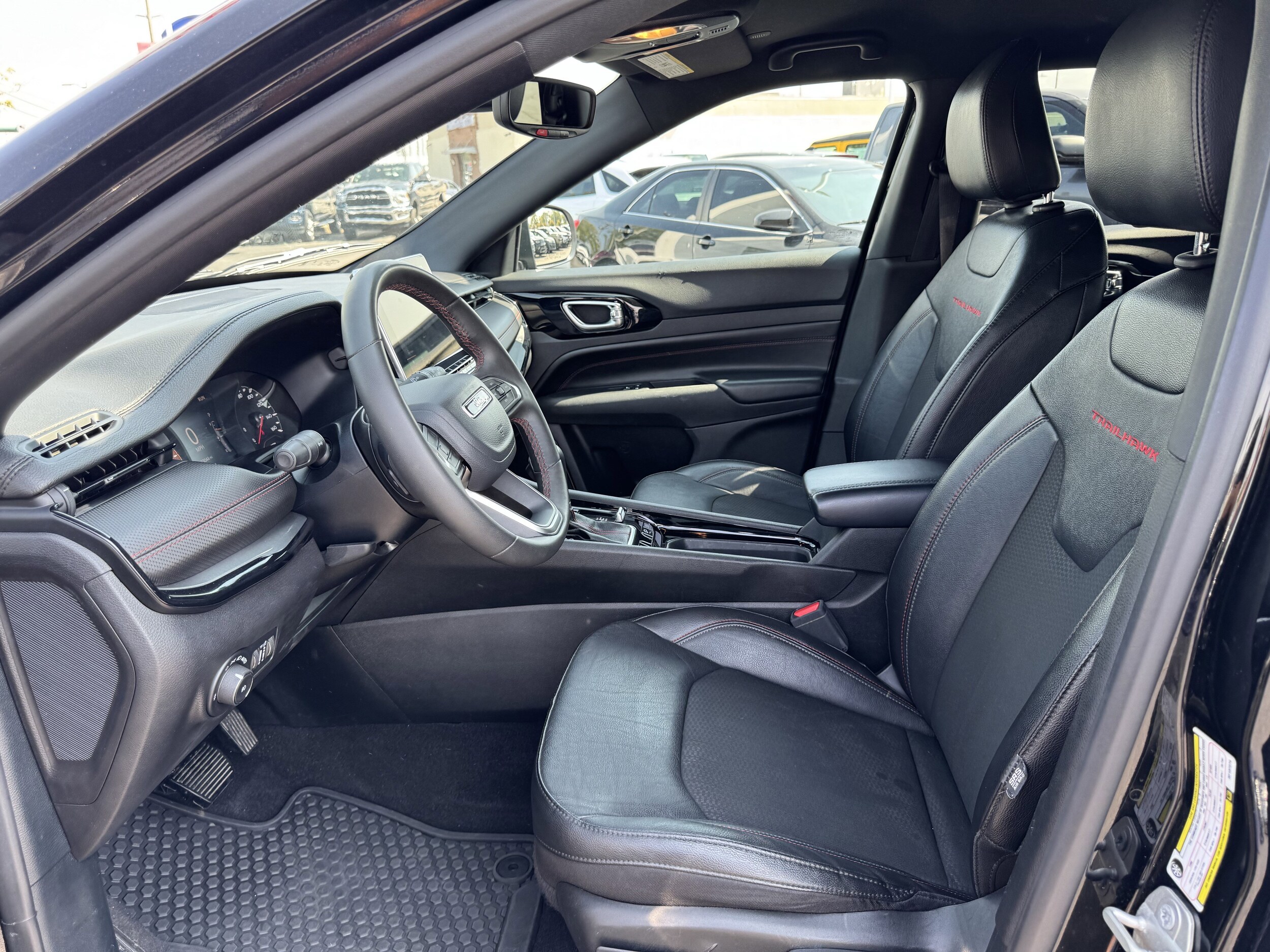 2024 Jeep Compass Trailhawk photo 2
