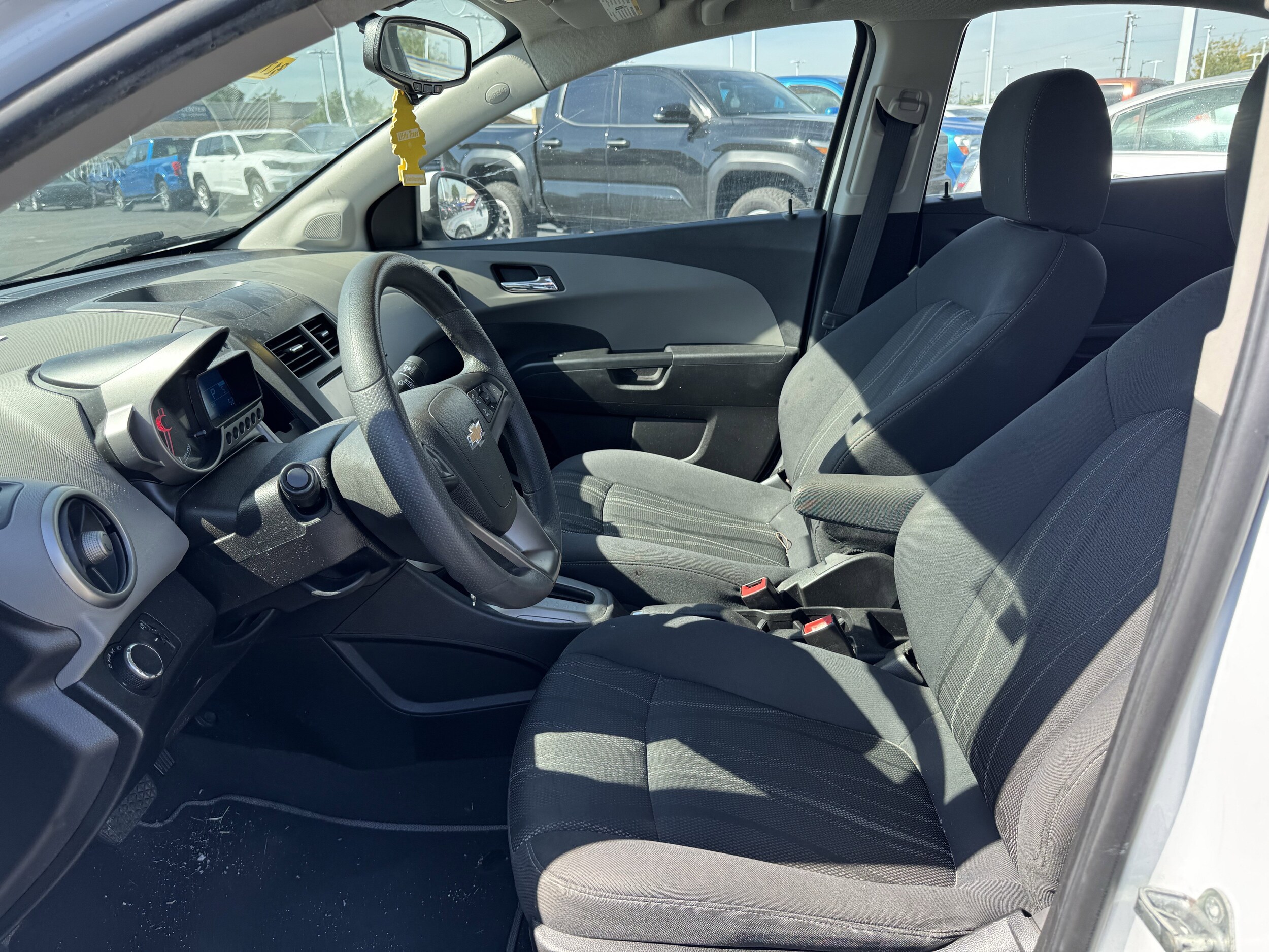 2016 Chevrolet Sonic LT photo 3