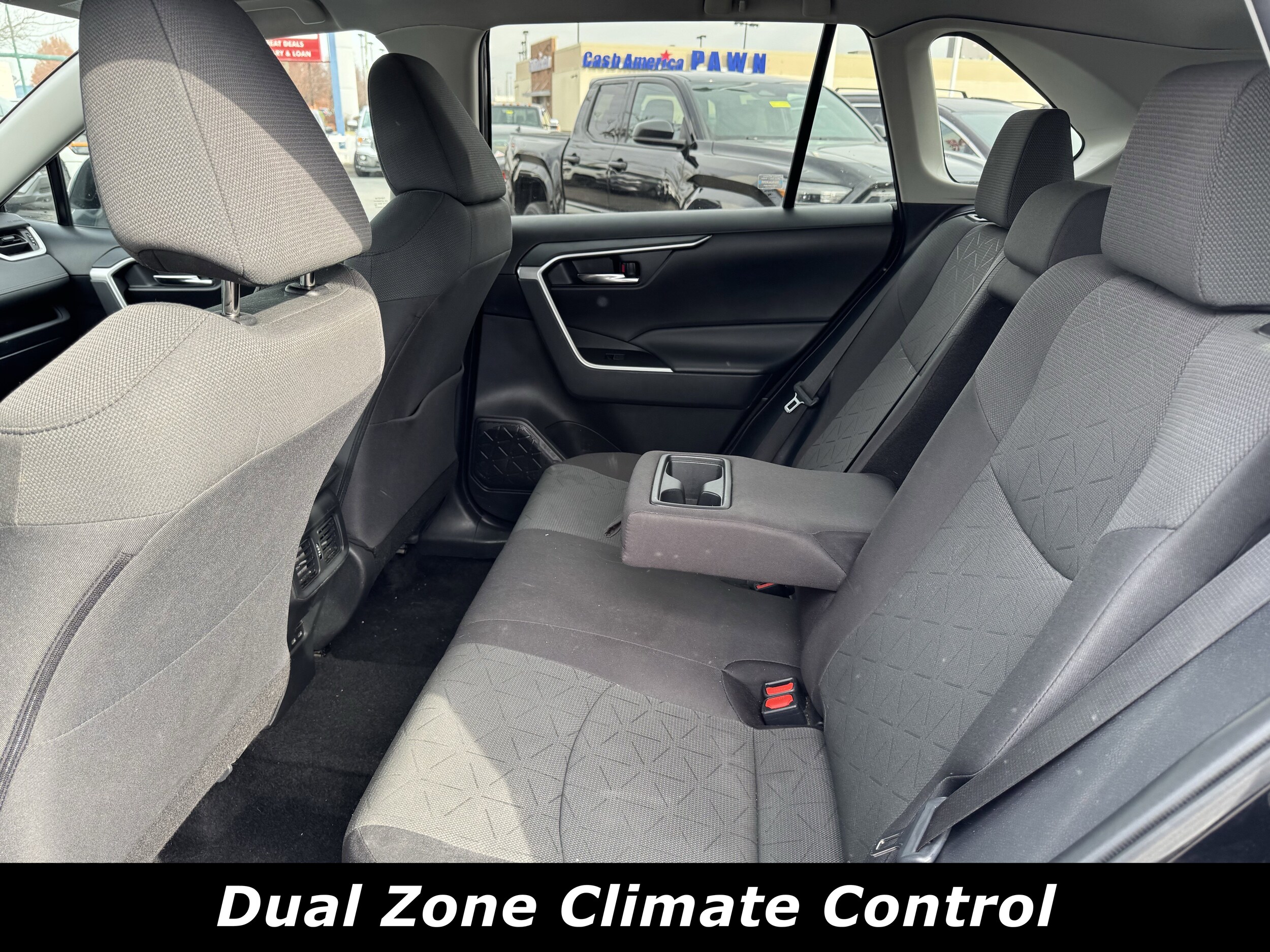 2024 Toyota RAV4 XLE photo 2