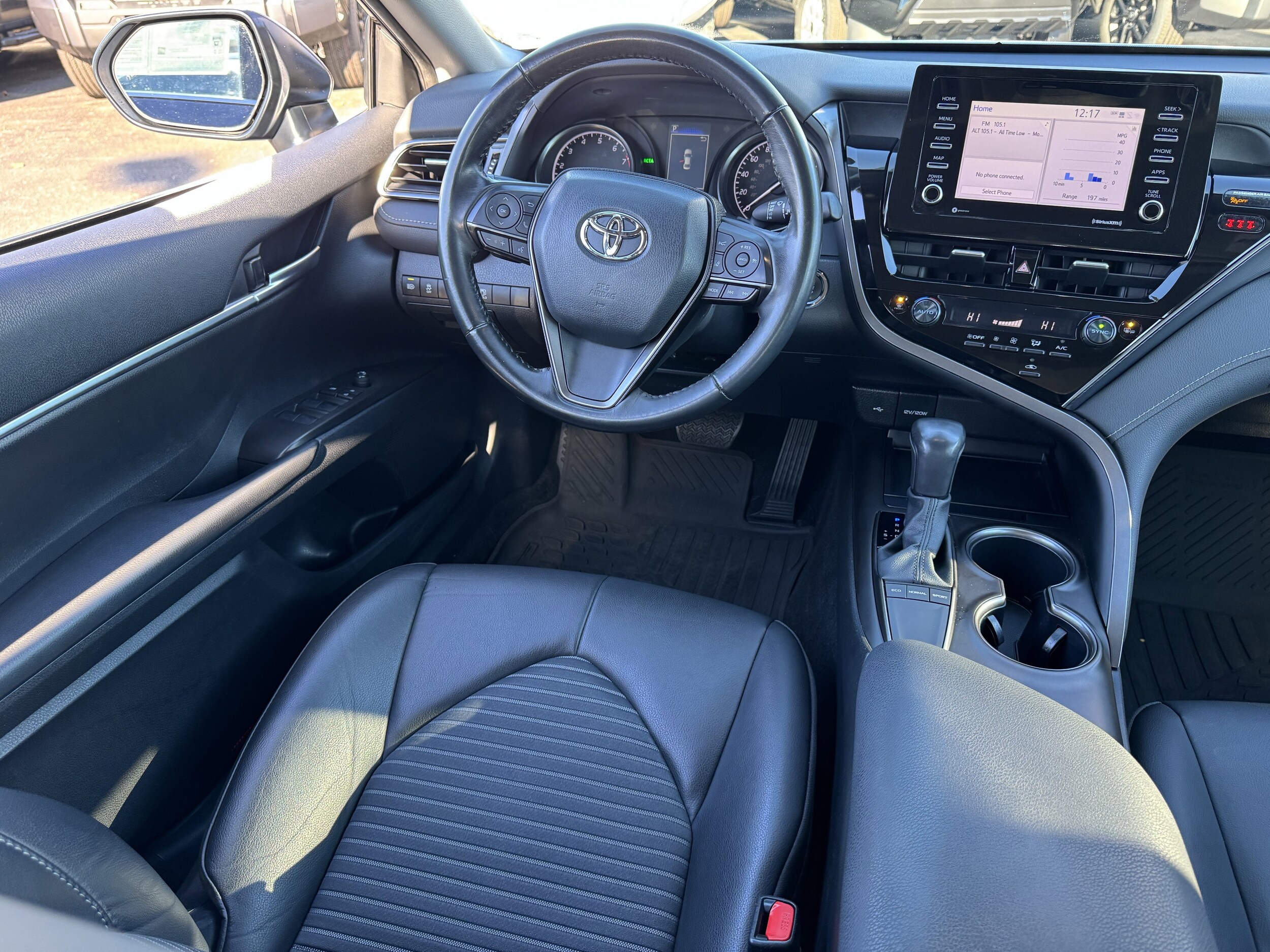 2023 Toyota Camry SE photo 4