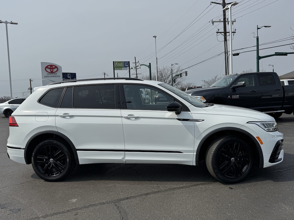 Used 2022 Volkswagen Tiguan 2.0T SE R-Line Black SUV