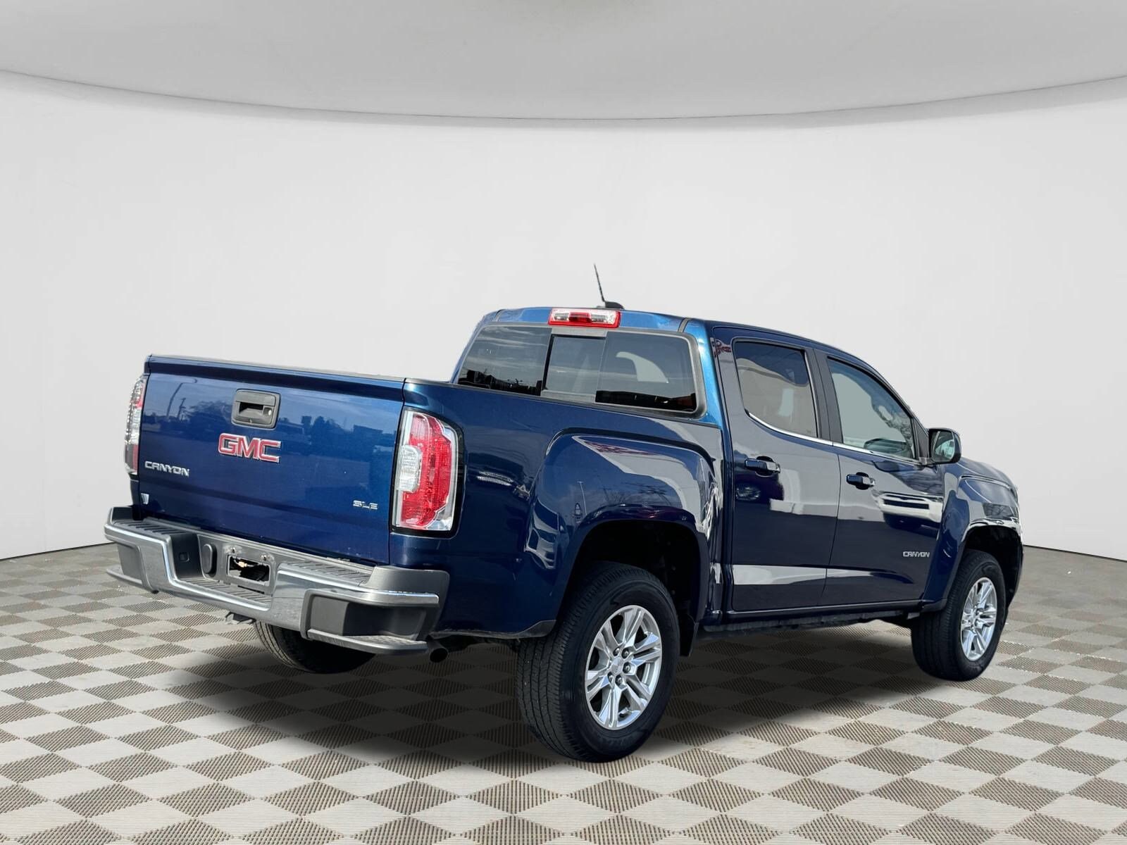 2019 Gmc Canyon SLE photo 2