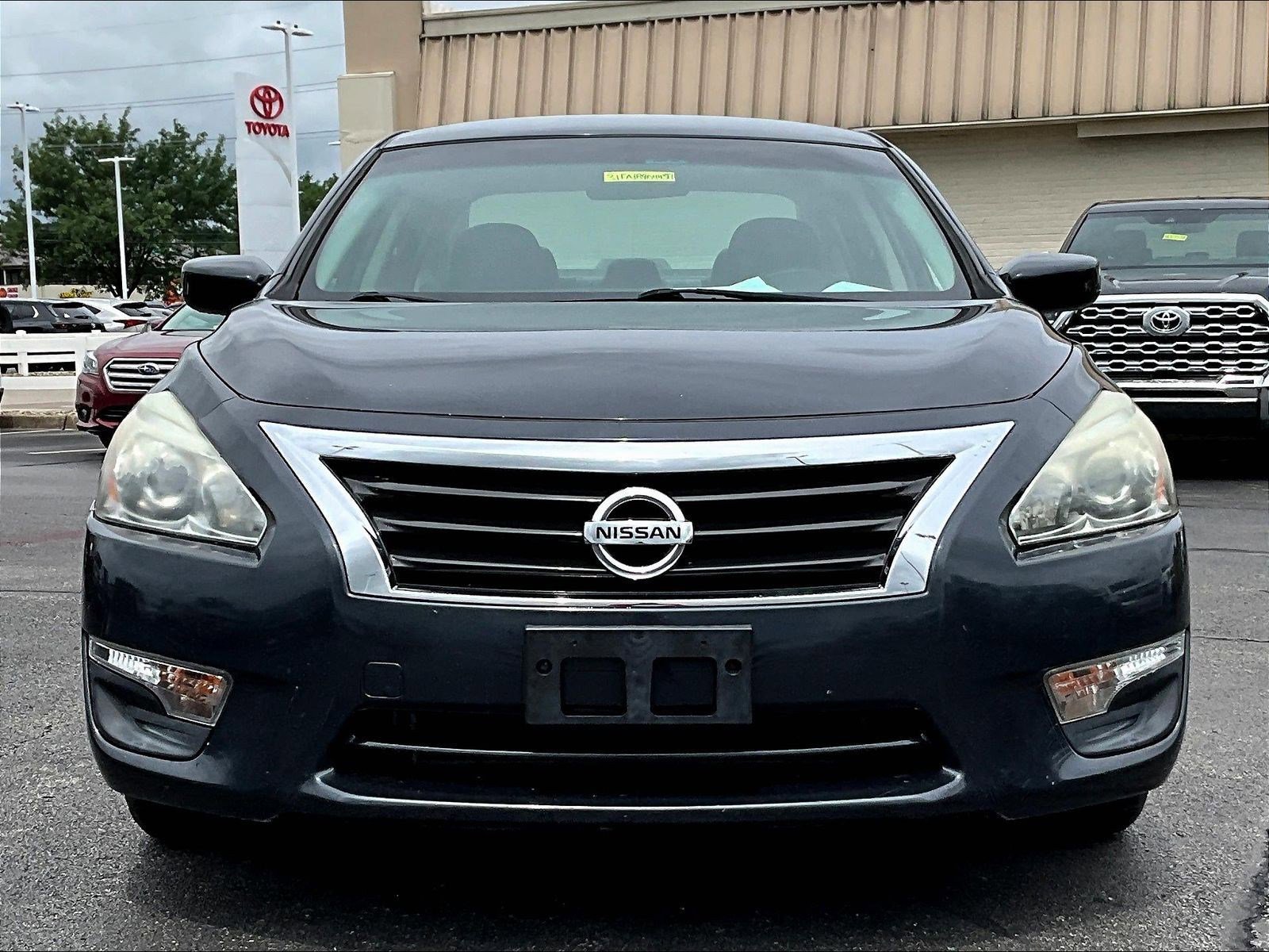 Used 2015 Nissan Altima S with VIN 1N4AL3AP7FN890443 for sale in Clarksville, IN