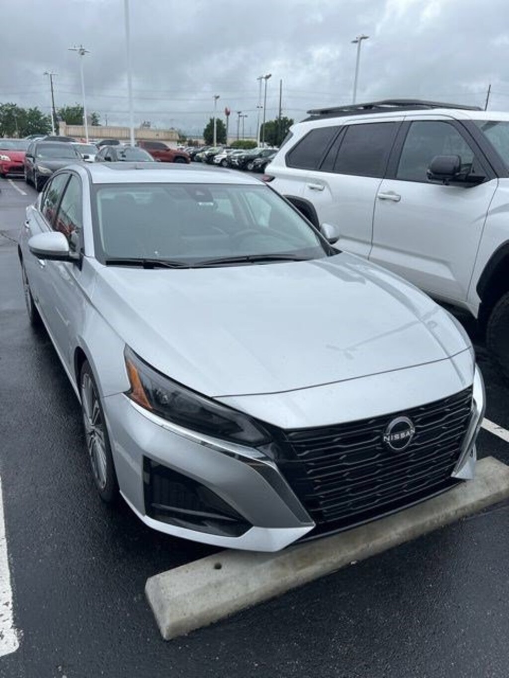 Used 2025 Nissan Altima SL Sedan
