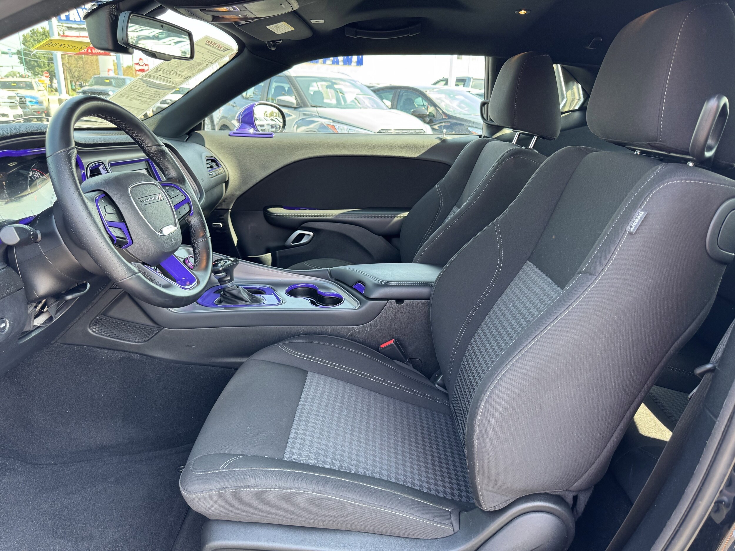 2023 Dodge Challenger SXT photo 4