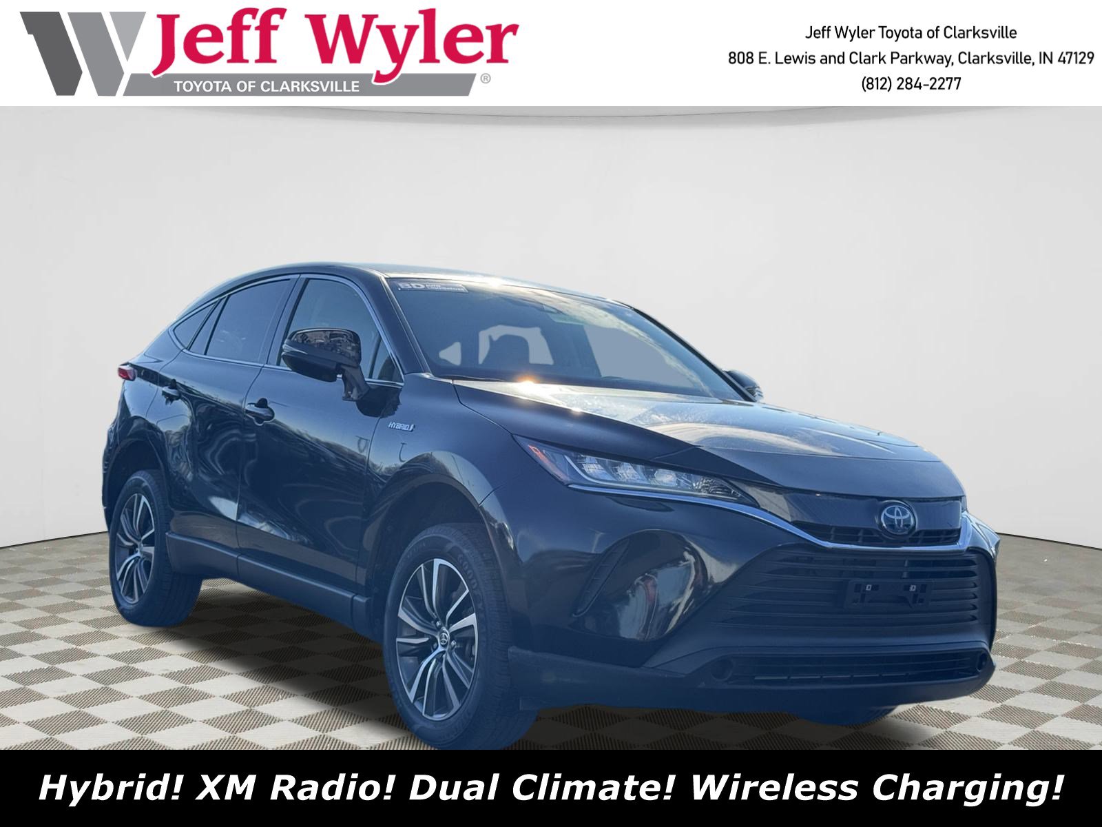 2021 Toyota Venza LE's photo