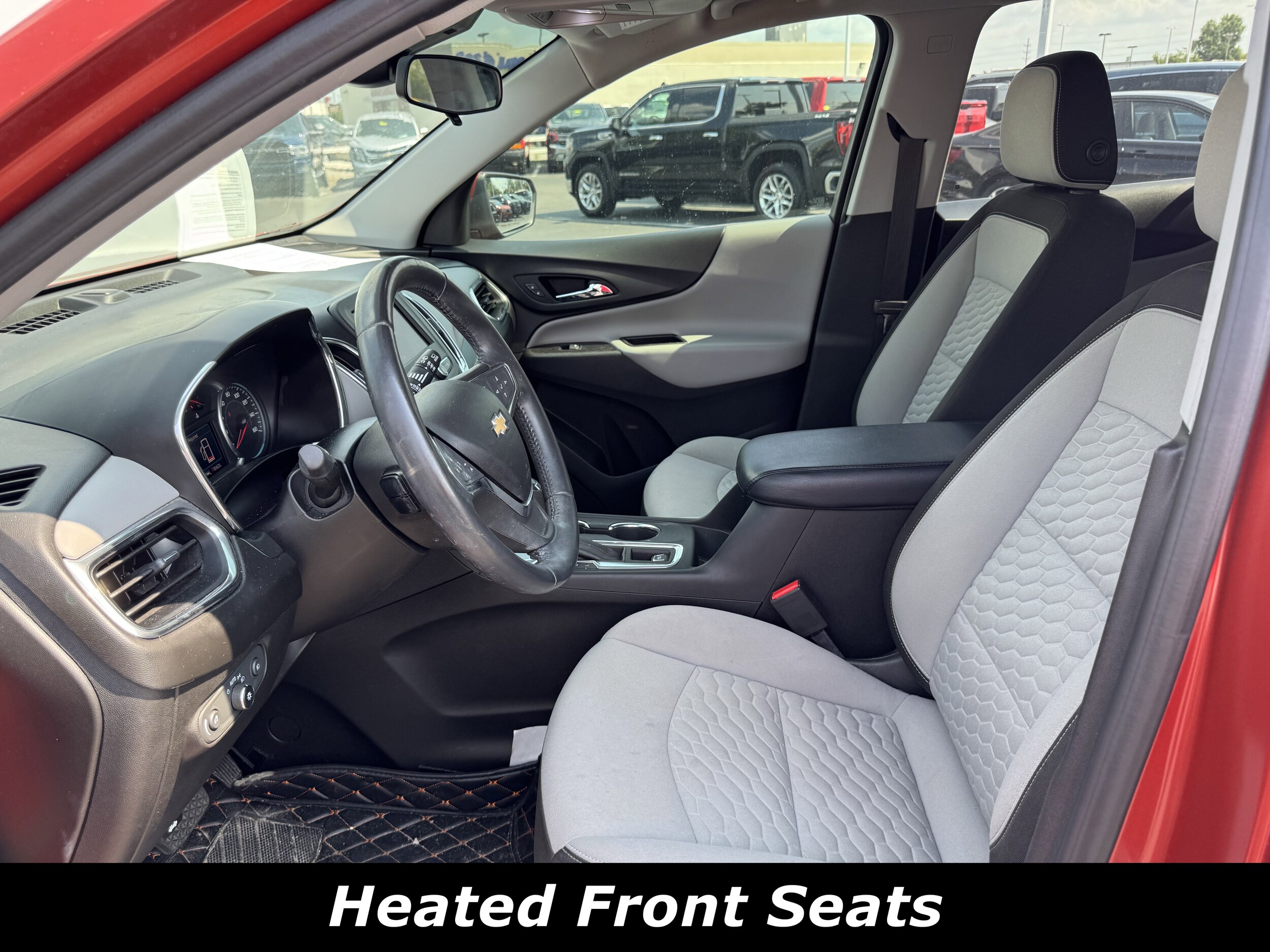 2020 Chevrolet Equinox photo 3