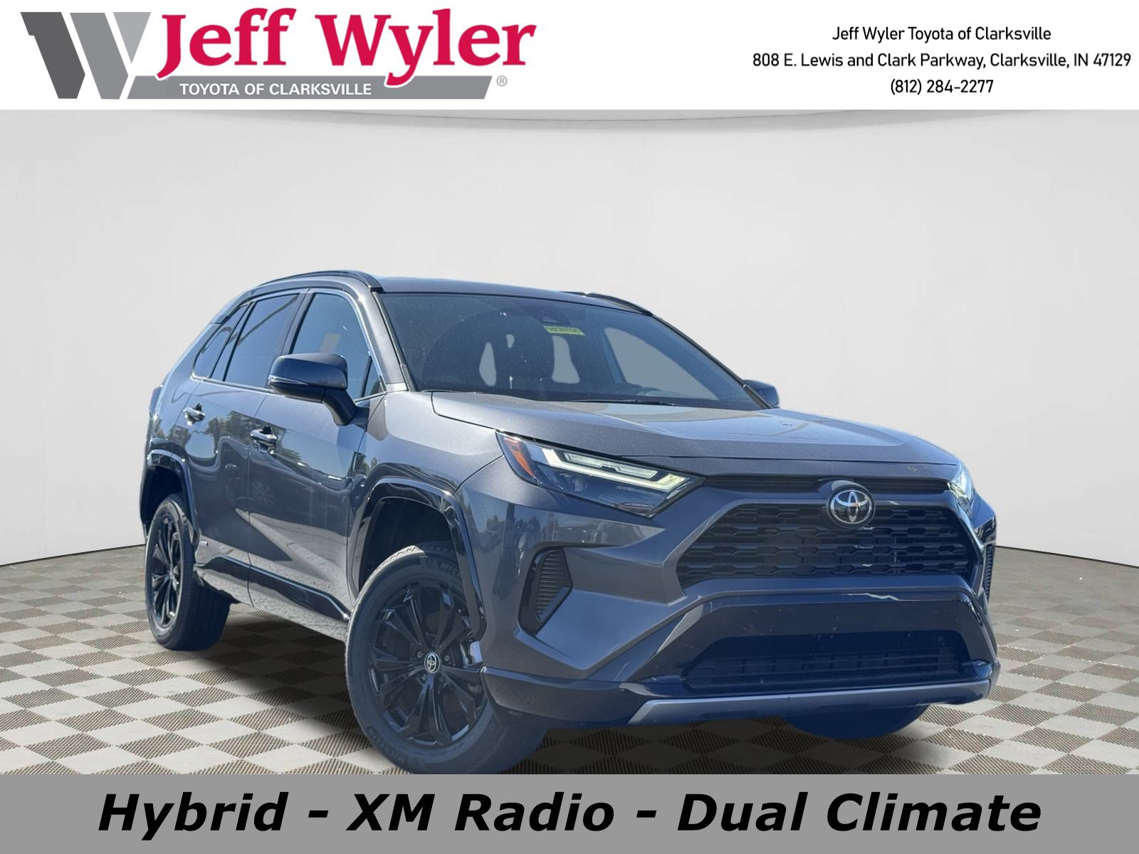 2025 Toyota RAV4 SE's photo