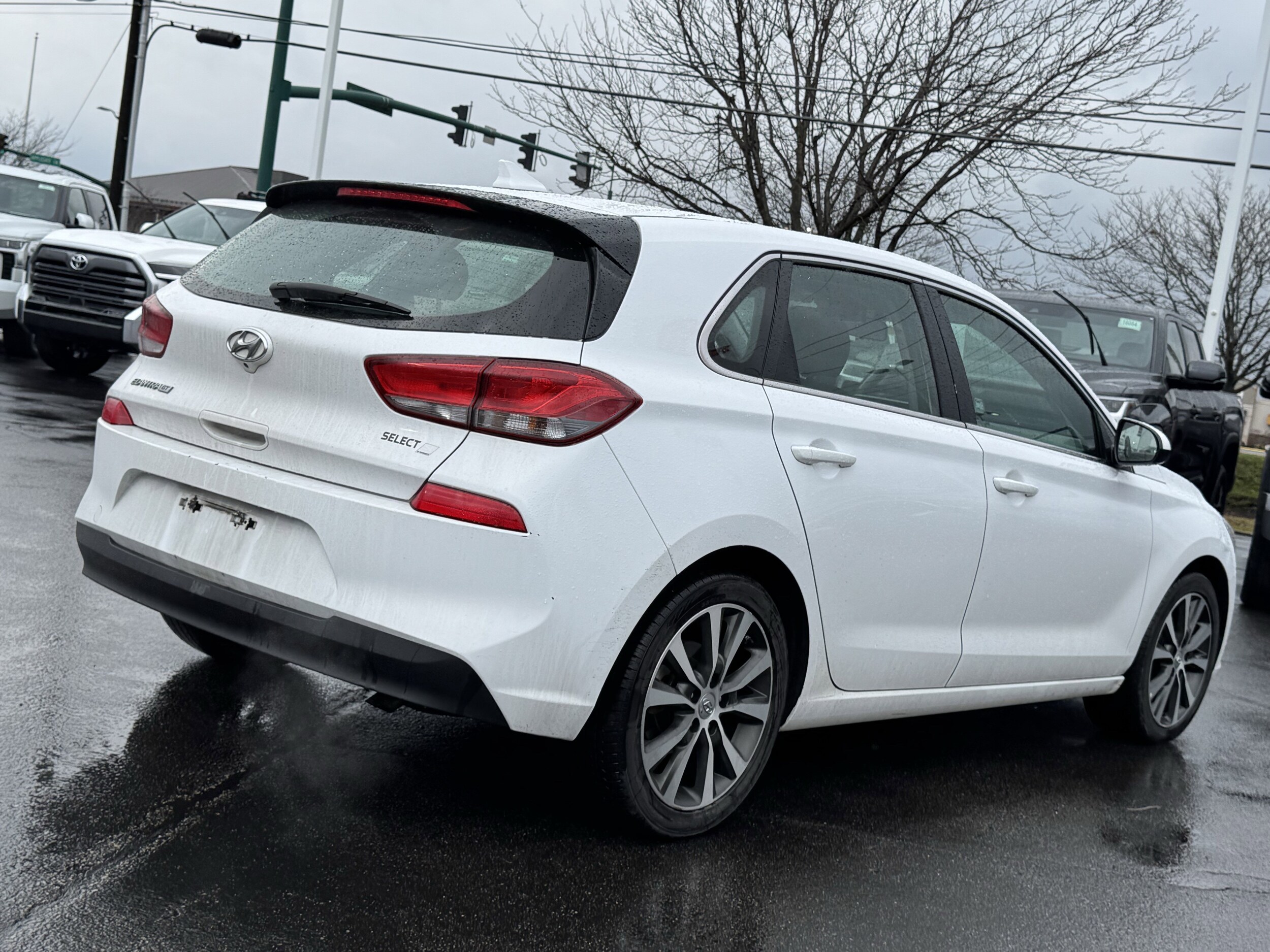 2018 Hyundai Elantra GT Base photo 3