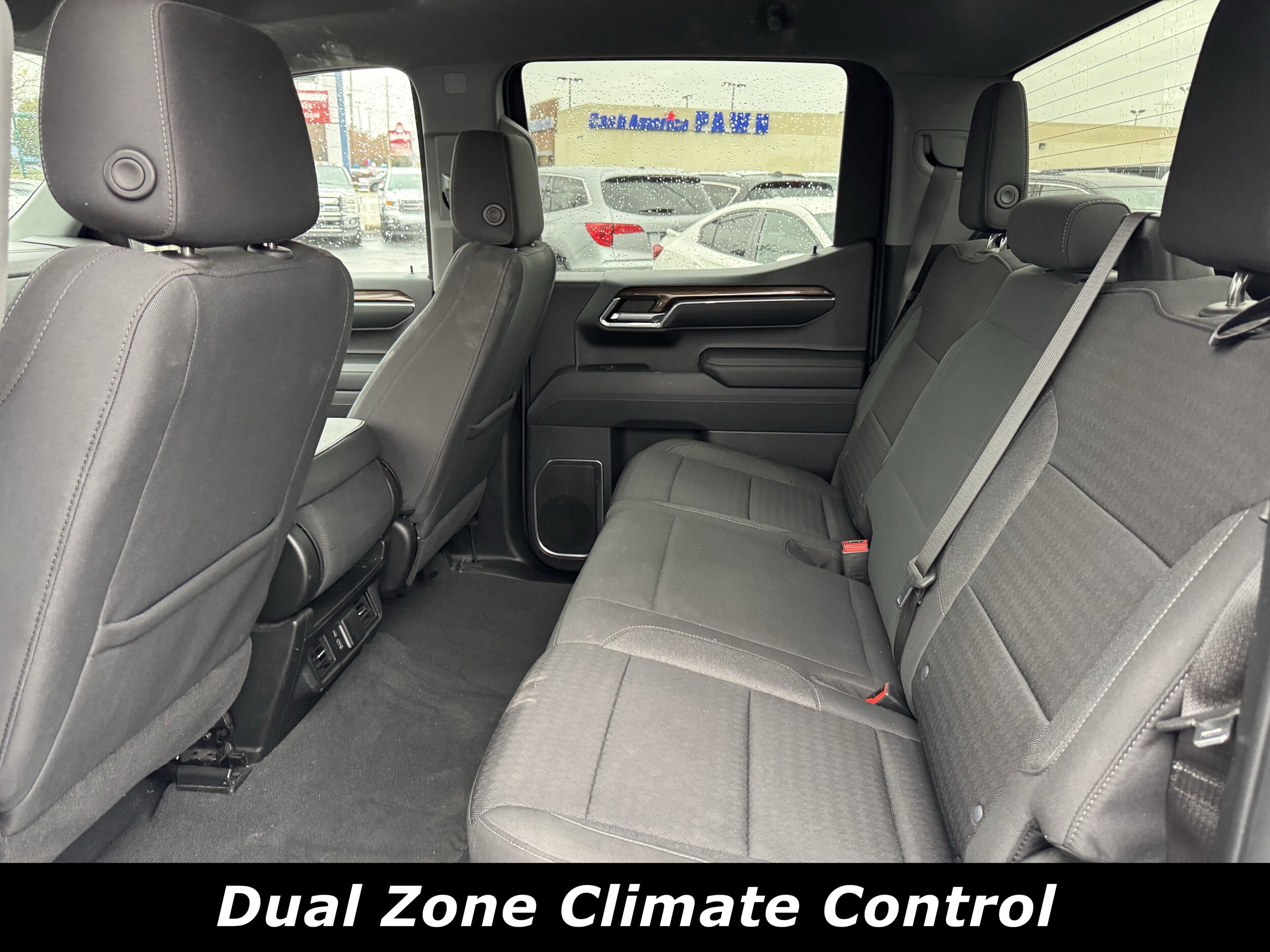 2023 Chevrolet Silverado 1500 photo 3