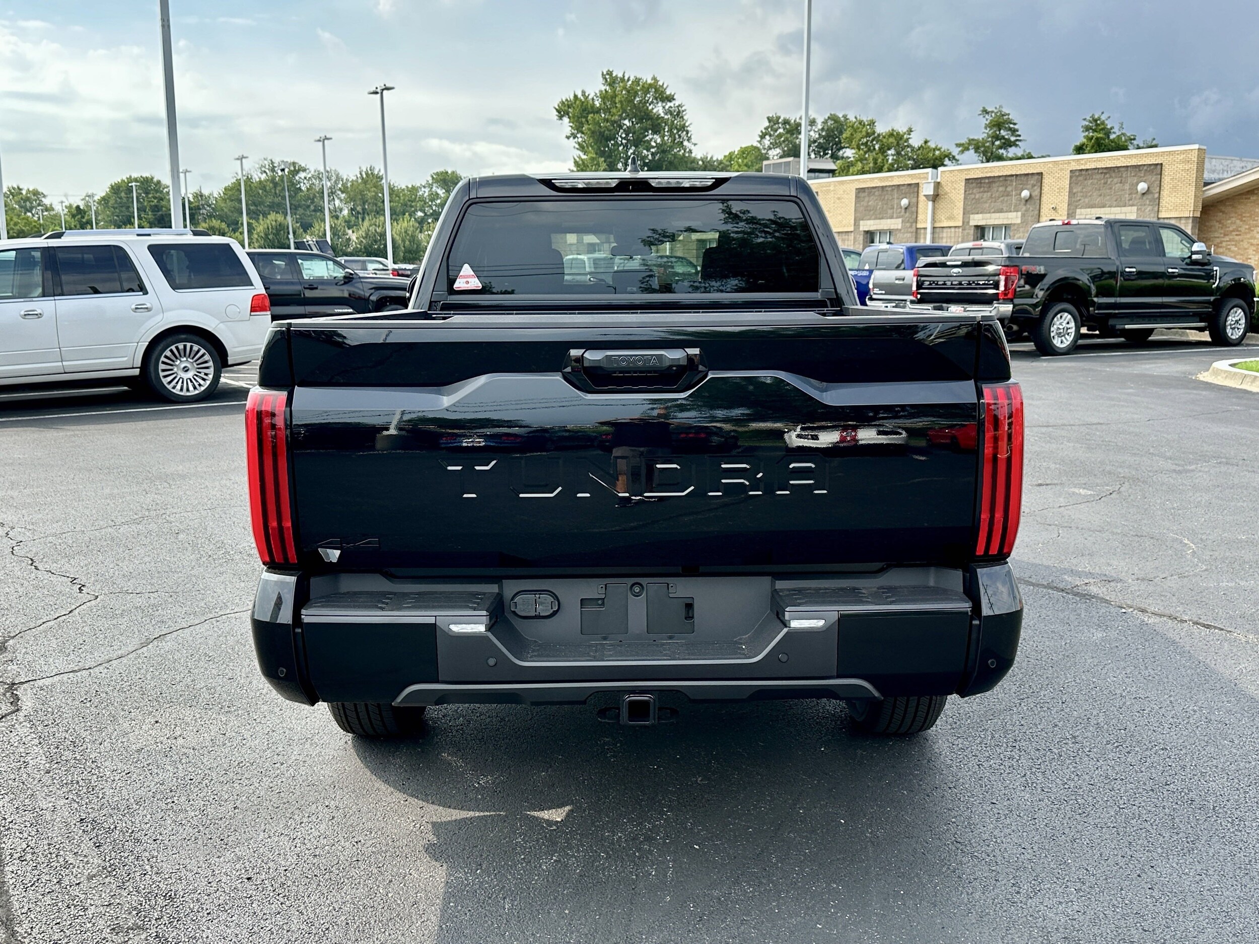 2025 Toyota Tundra SR5 CrewMax photo 4