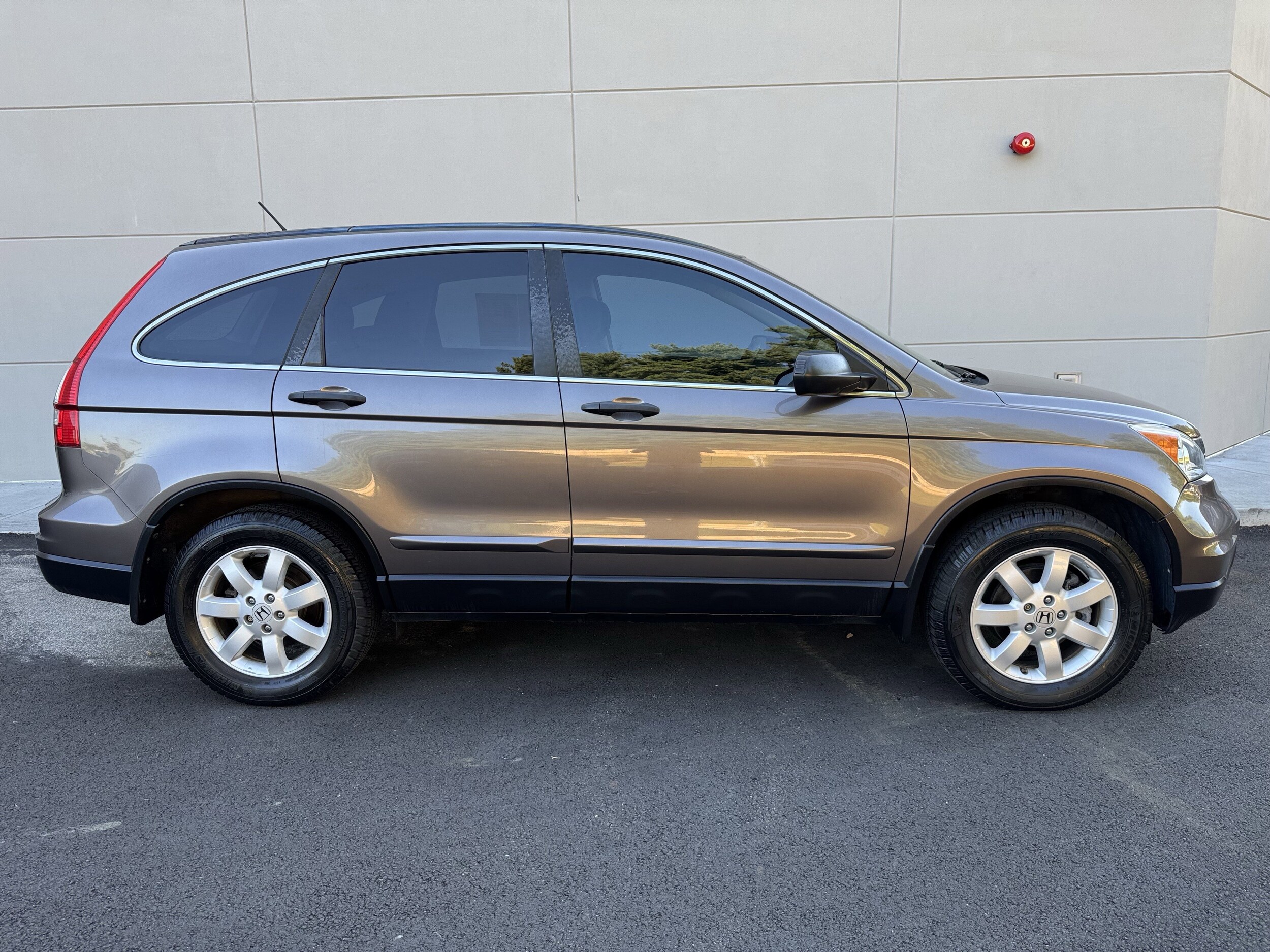 2011 Honda CR-V SE photo 2