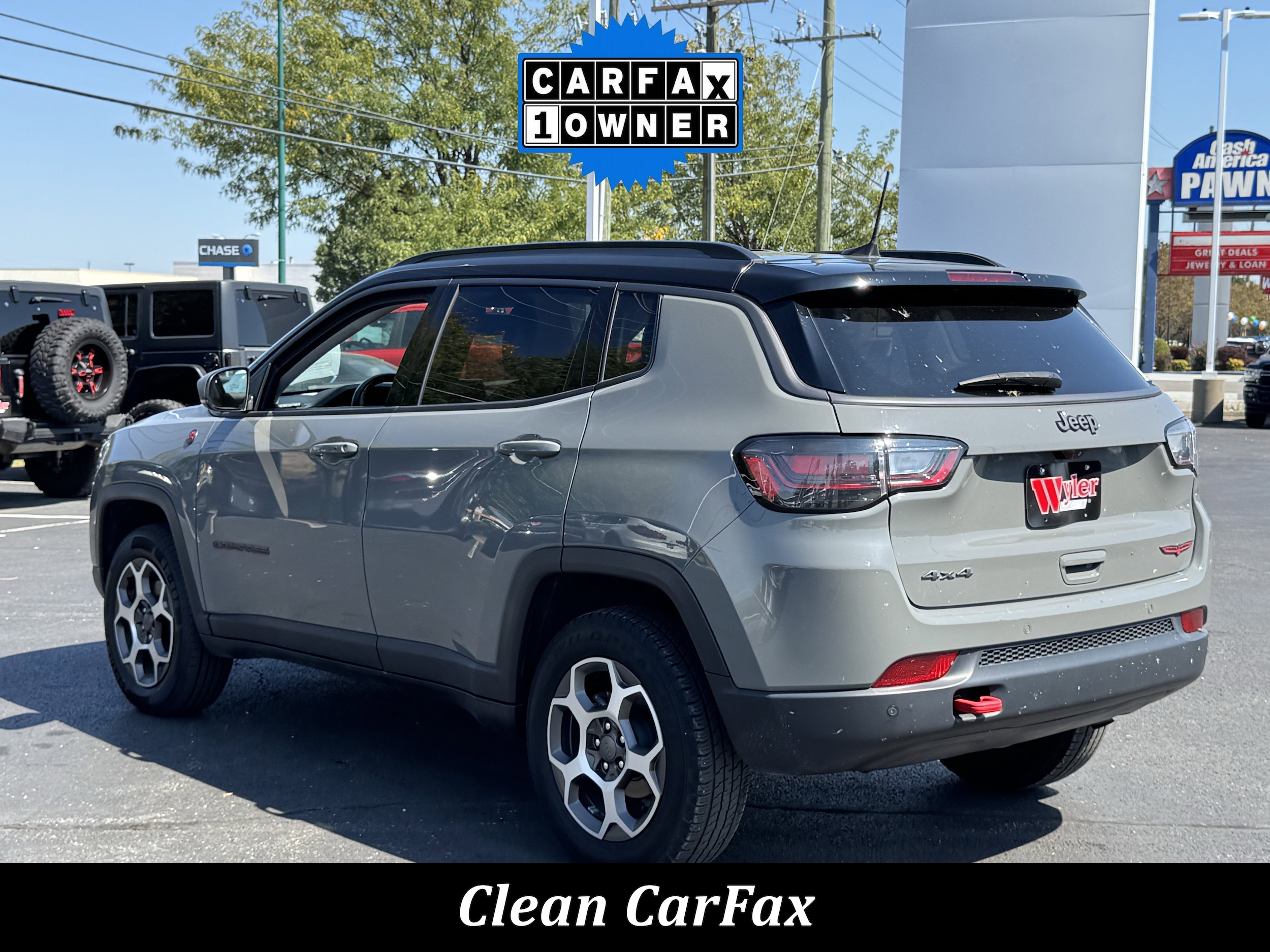 2022 Jeep Compass Trailhawk photo 2
