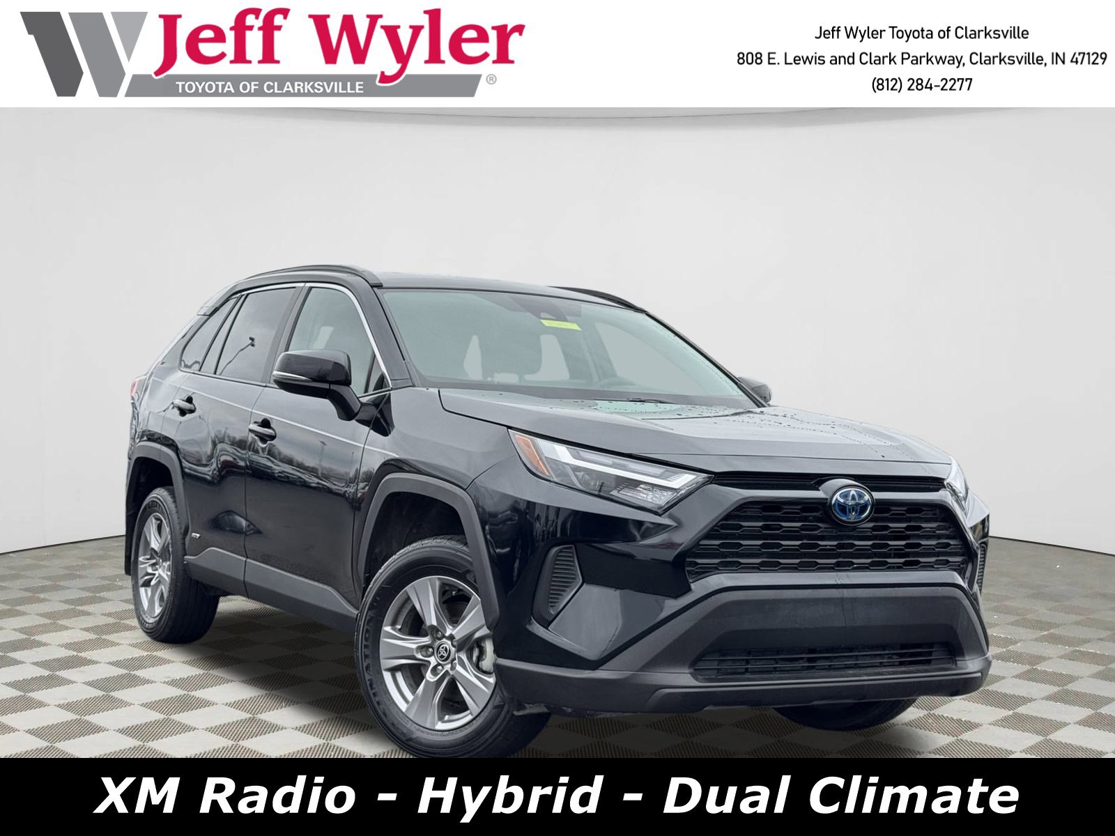 2024 Toyota RAV4 XLE's photo
