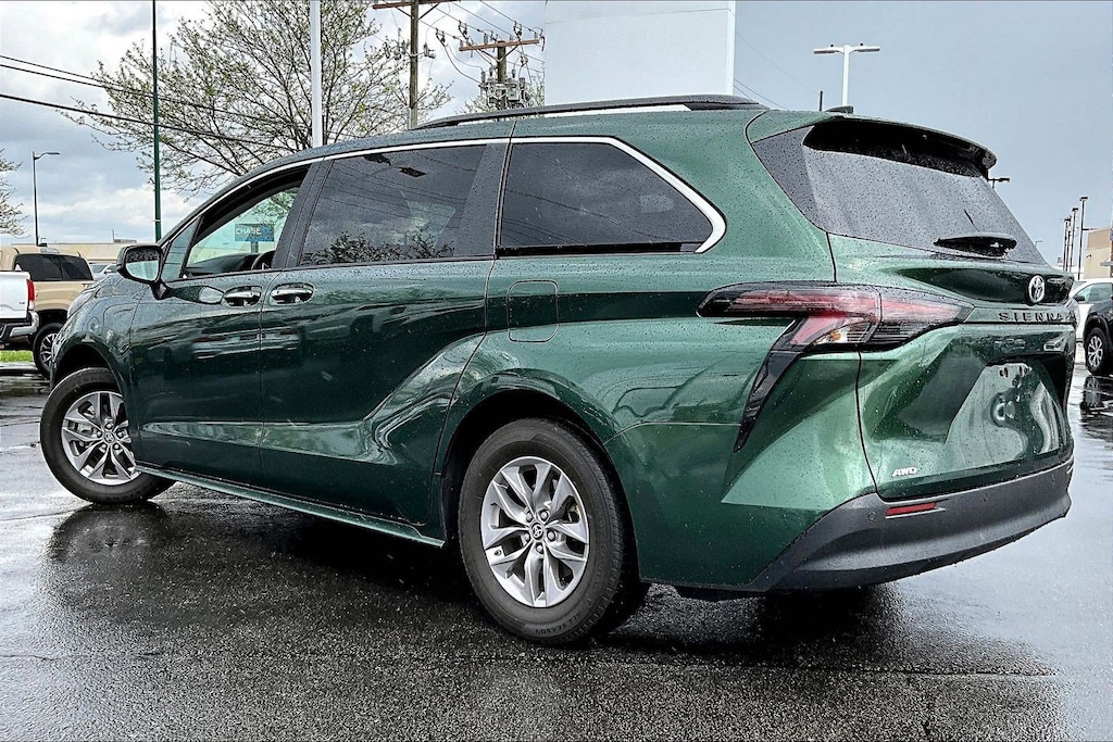 Used 2024 Toyota Sienna XLE 7 Passenger Van Passenger Van