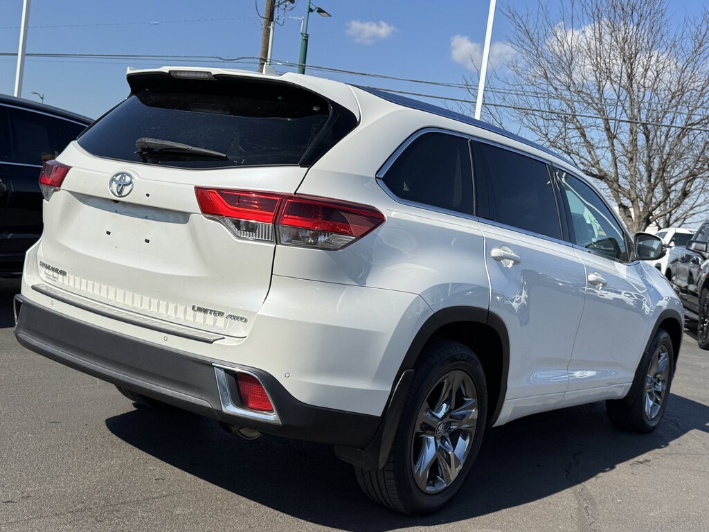 Used 2019 Toyota Highlander Limited Platinum V6 SUV