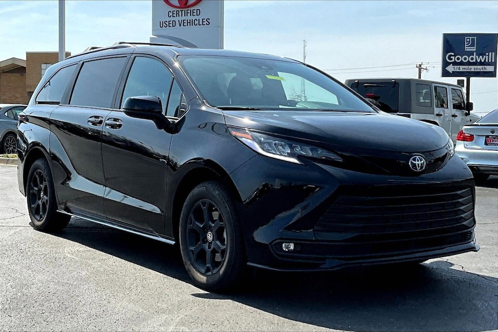 Used 2025 Toyota Sienna Van Passenger Van