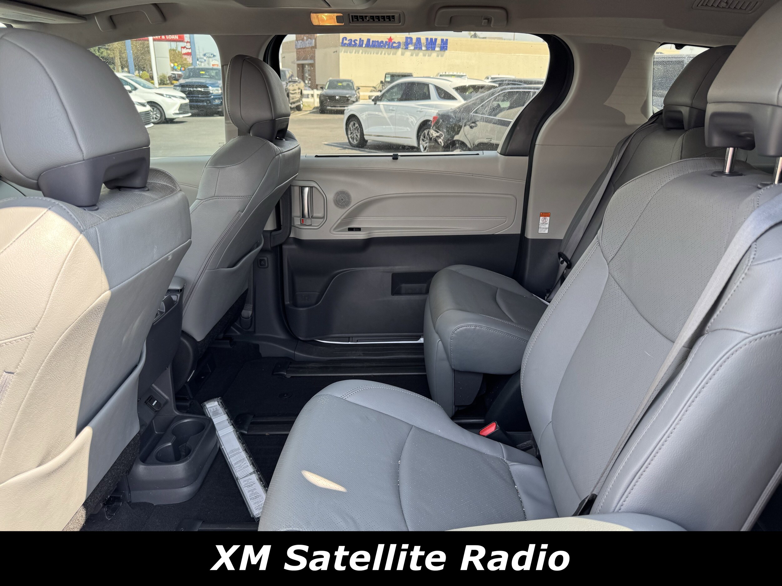 2024 Toyota Sienna Limited photo 2