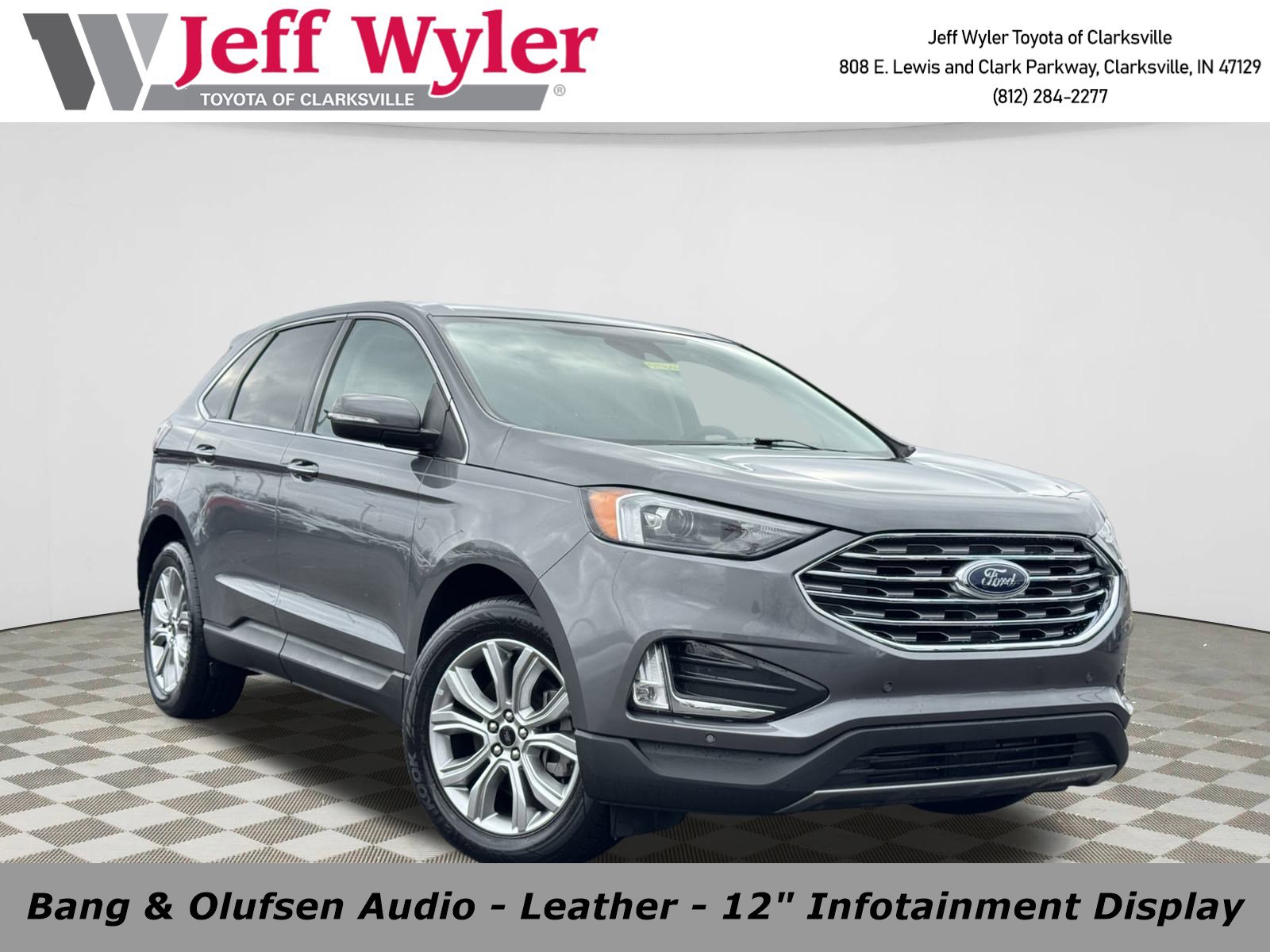 2024 Ford Edge Titanium's photo