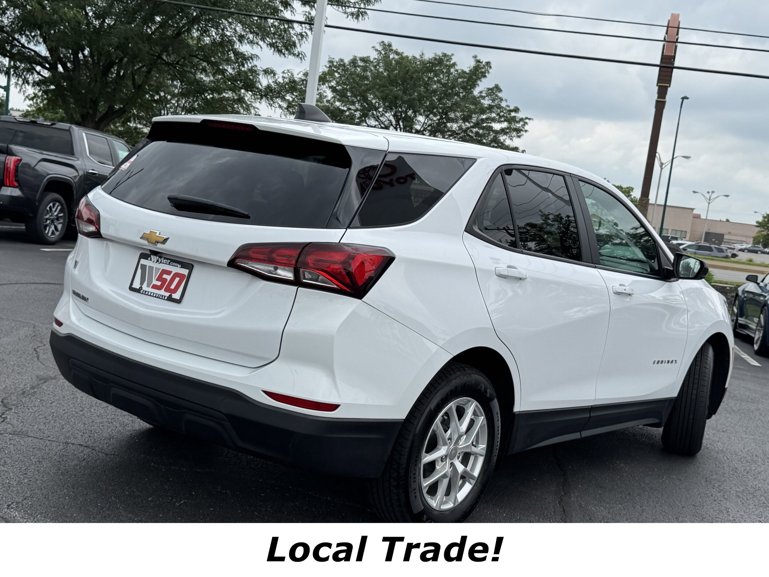 2024 Chevrolet Equinox LS photo 3