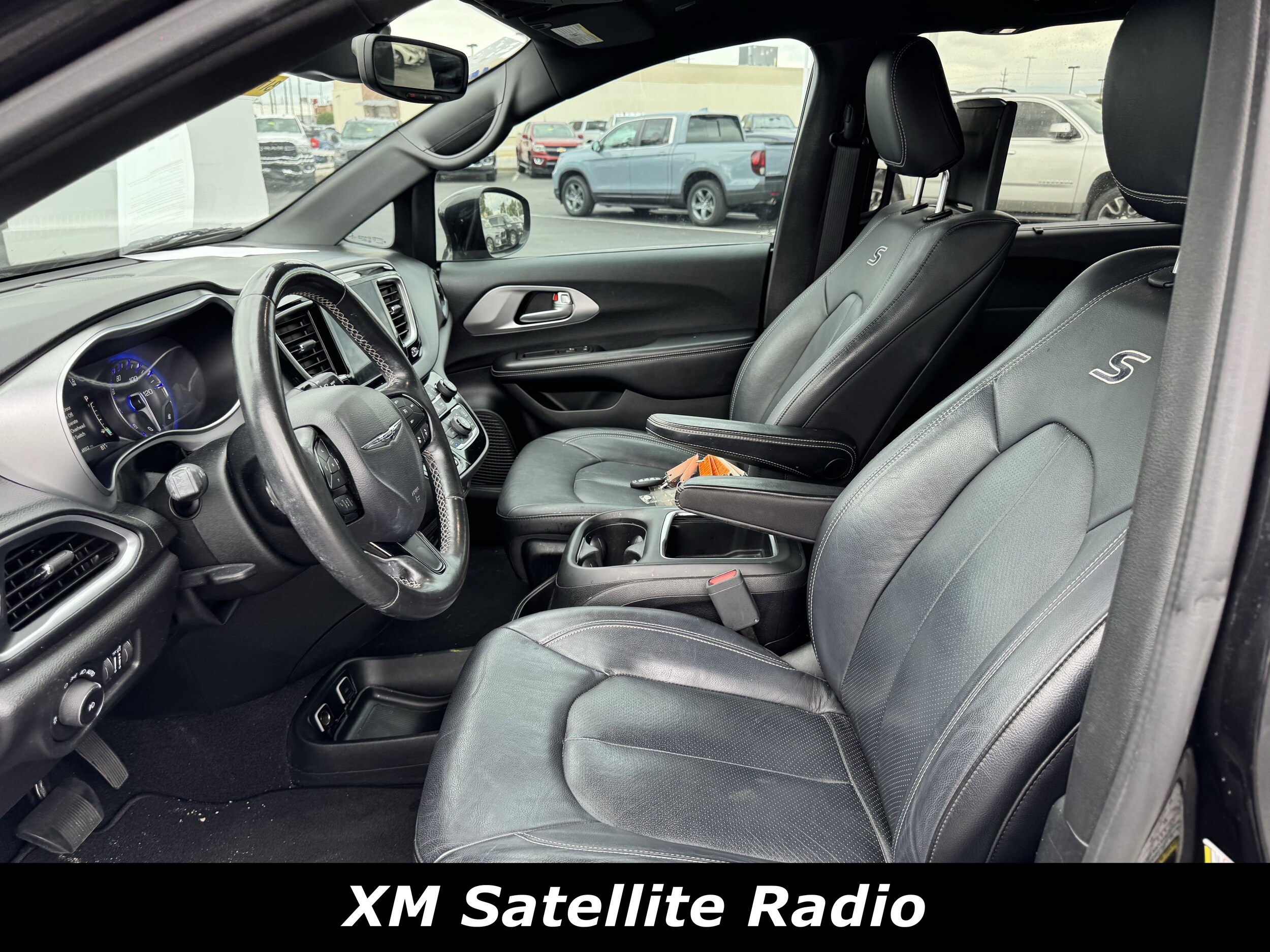 2019 Chrysler Pacifica Touring Plus photo 3