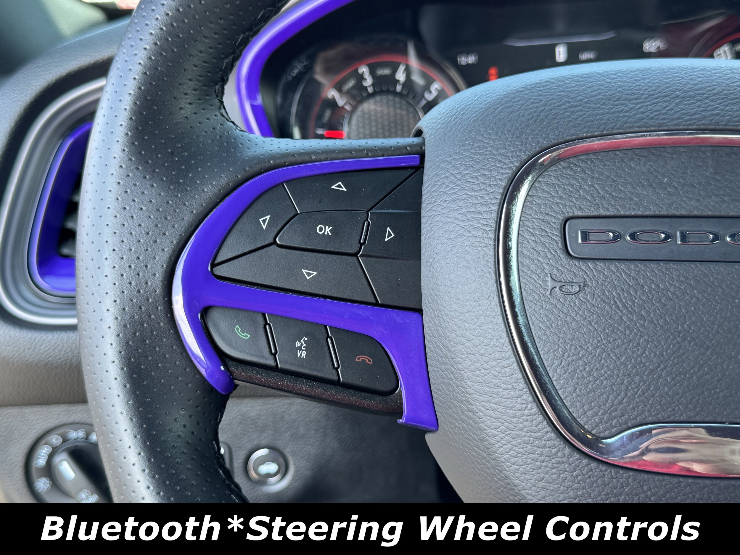 2023 Dodge Challenger SXT photo 3