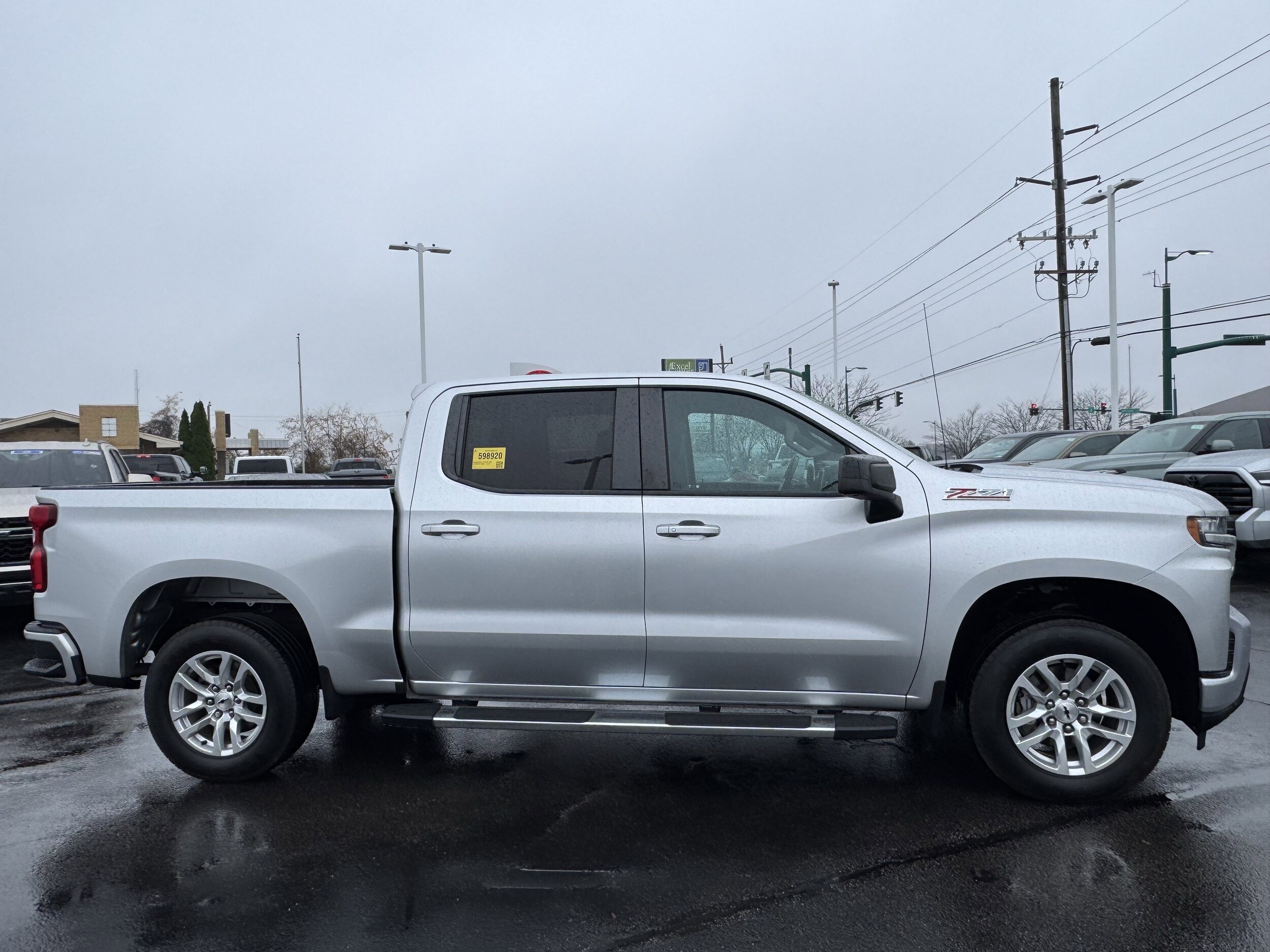 2020 Chevrolet Silverado 1500 RST photo 2