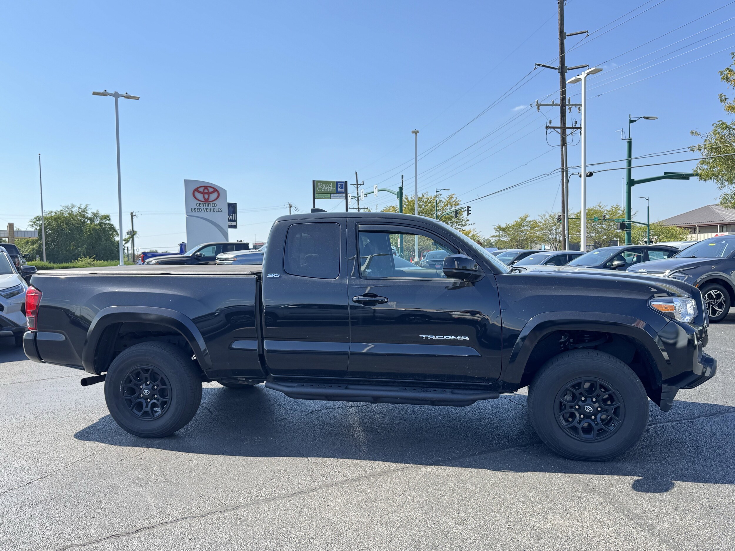 2022 Toyota Tacoma SR5 V6 photo 2