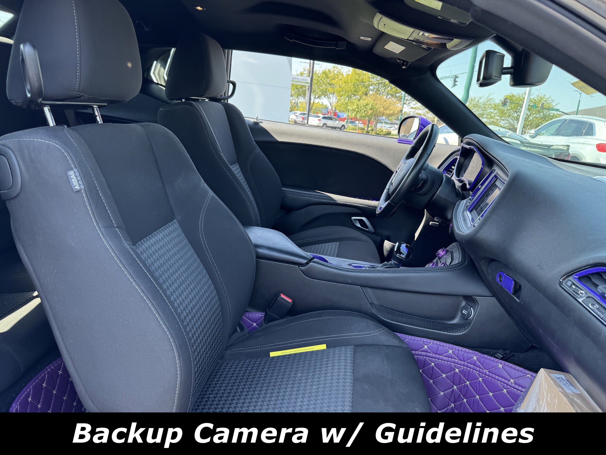 2023 Dodge Challenger SXT photo 4