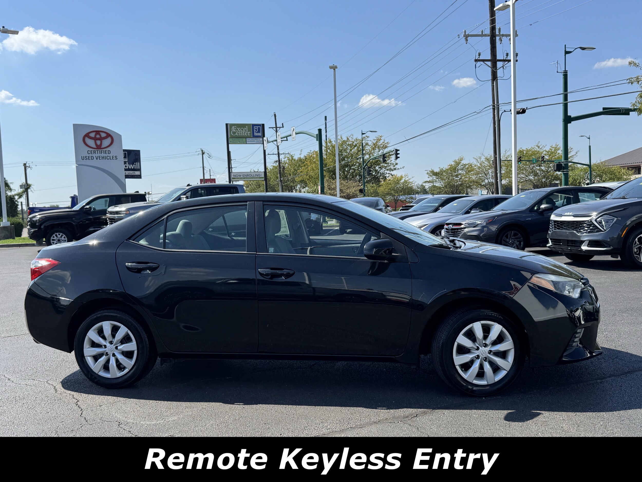 2016 Toyota Corolla LE photo 2