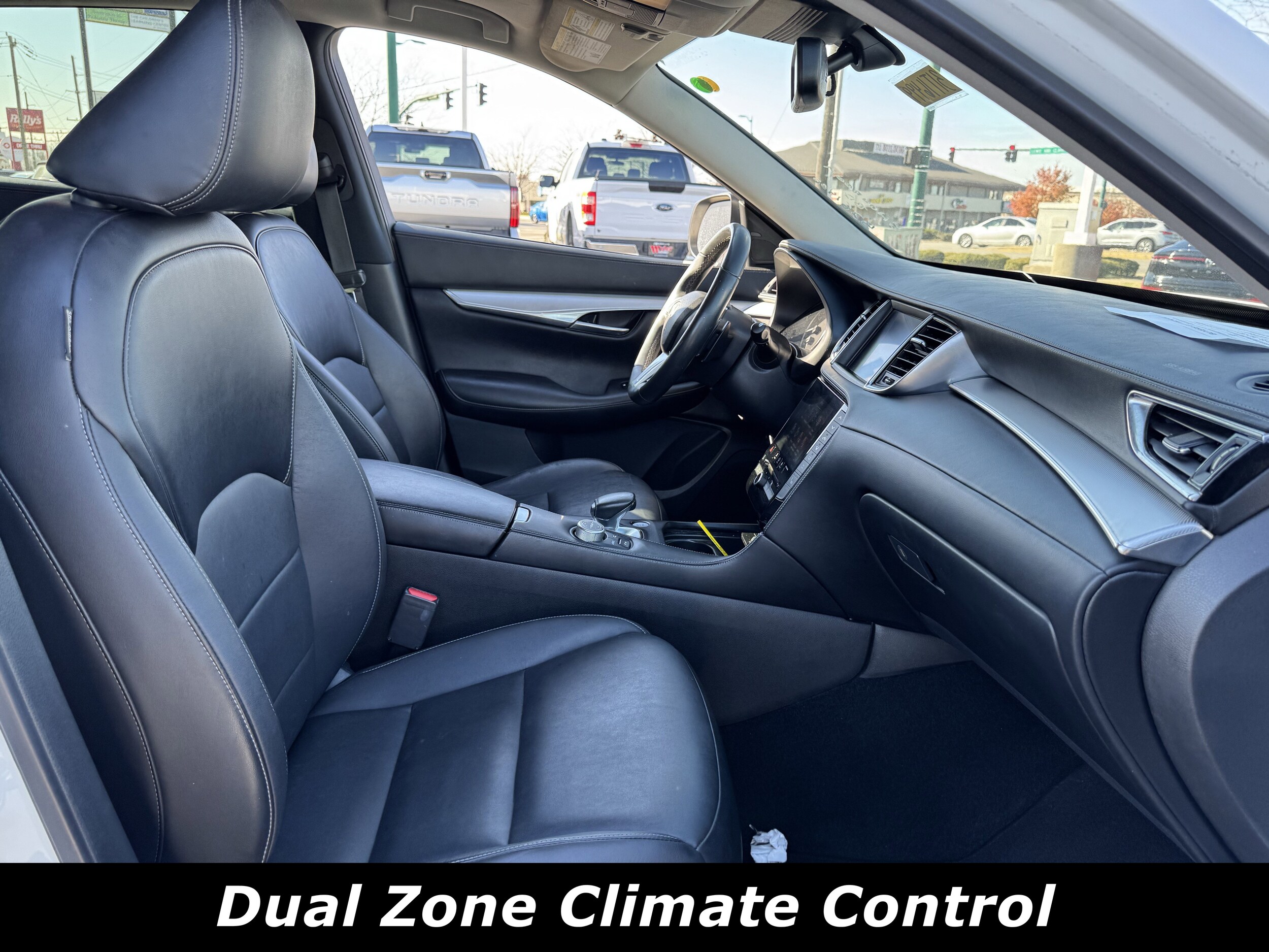 2021 Infiniti QX50 Luxe photo 3