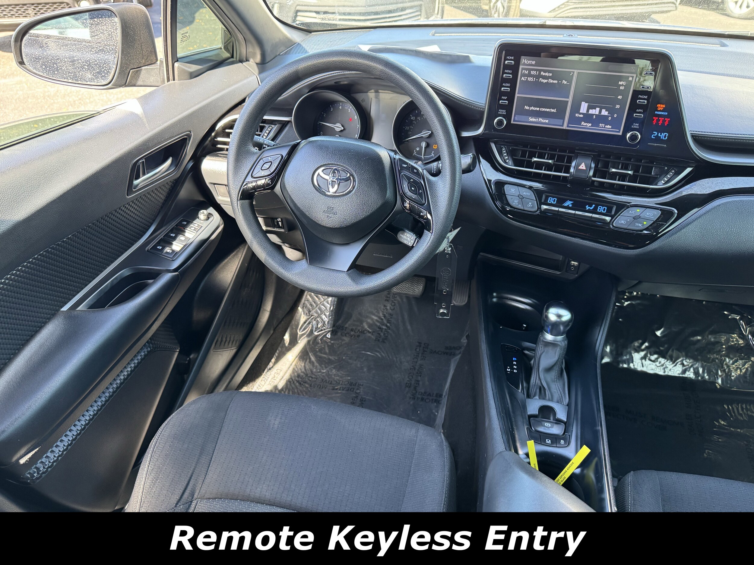 2019 Toyota C-HR LE photo 4