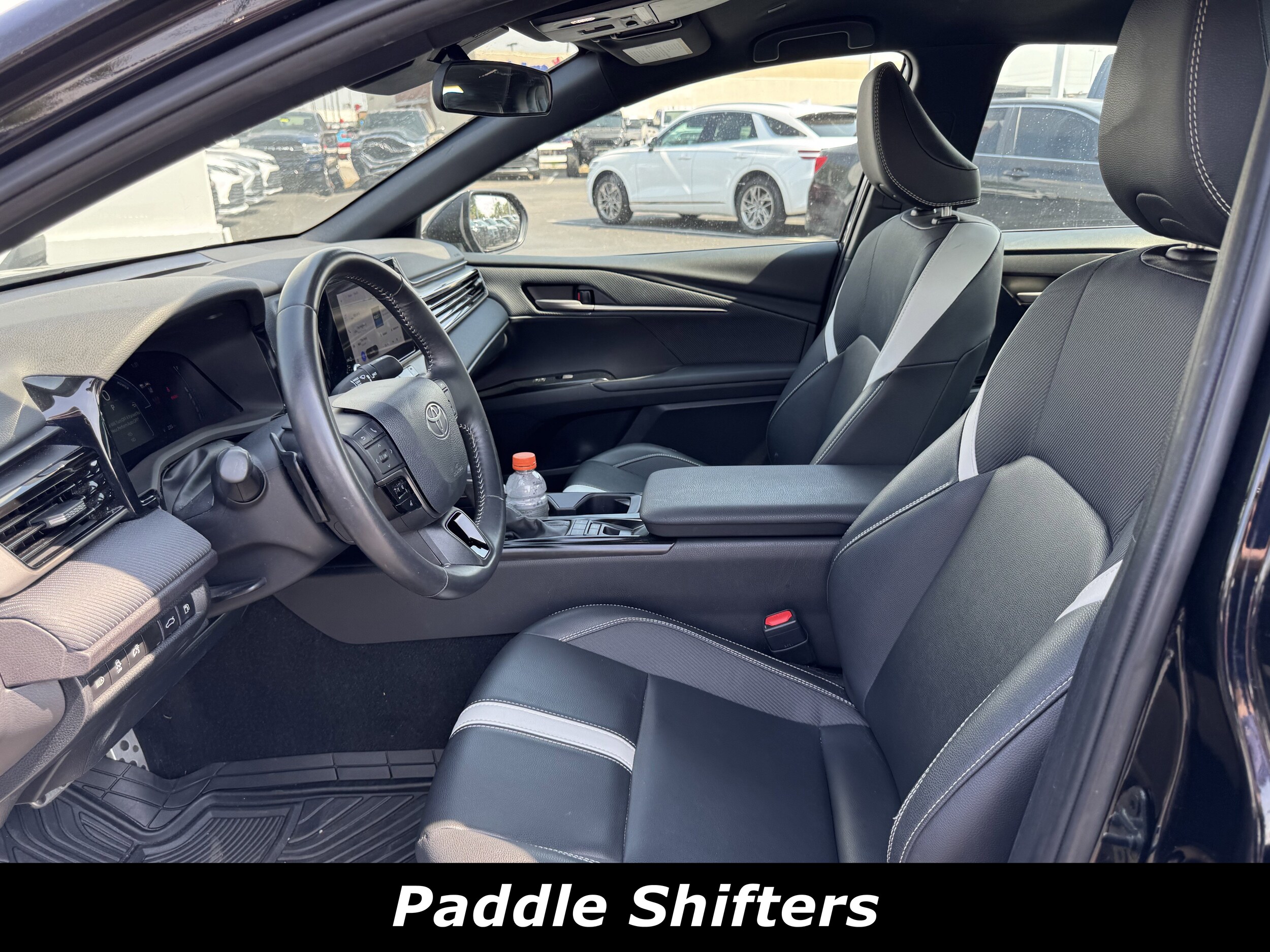 2025 Toyota Camry SE photo 3