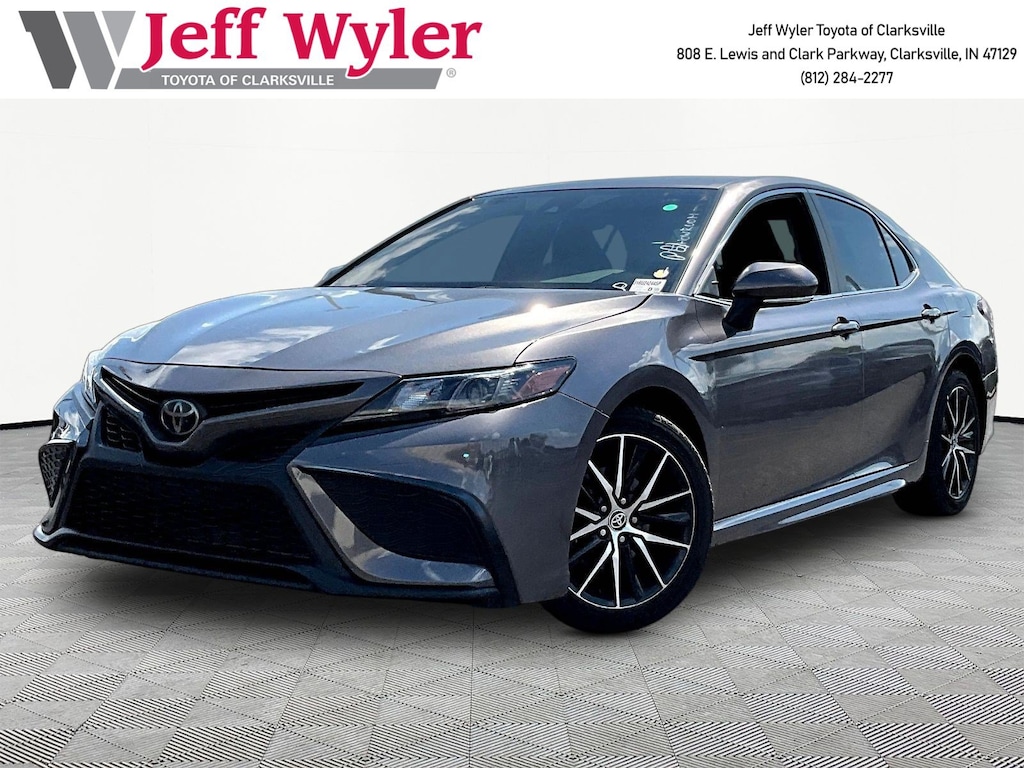 Used 2024 Toyota Camry SE Sedan
