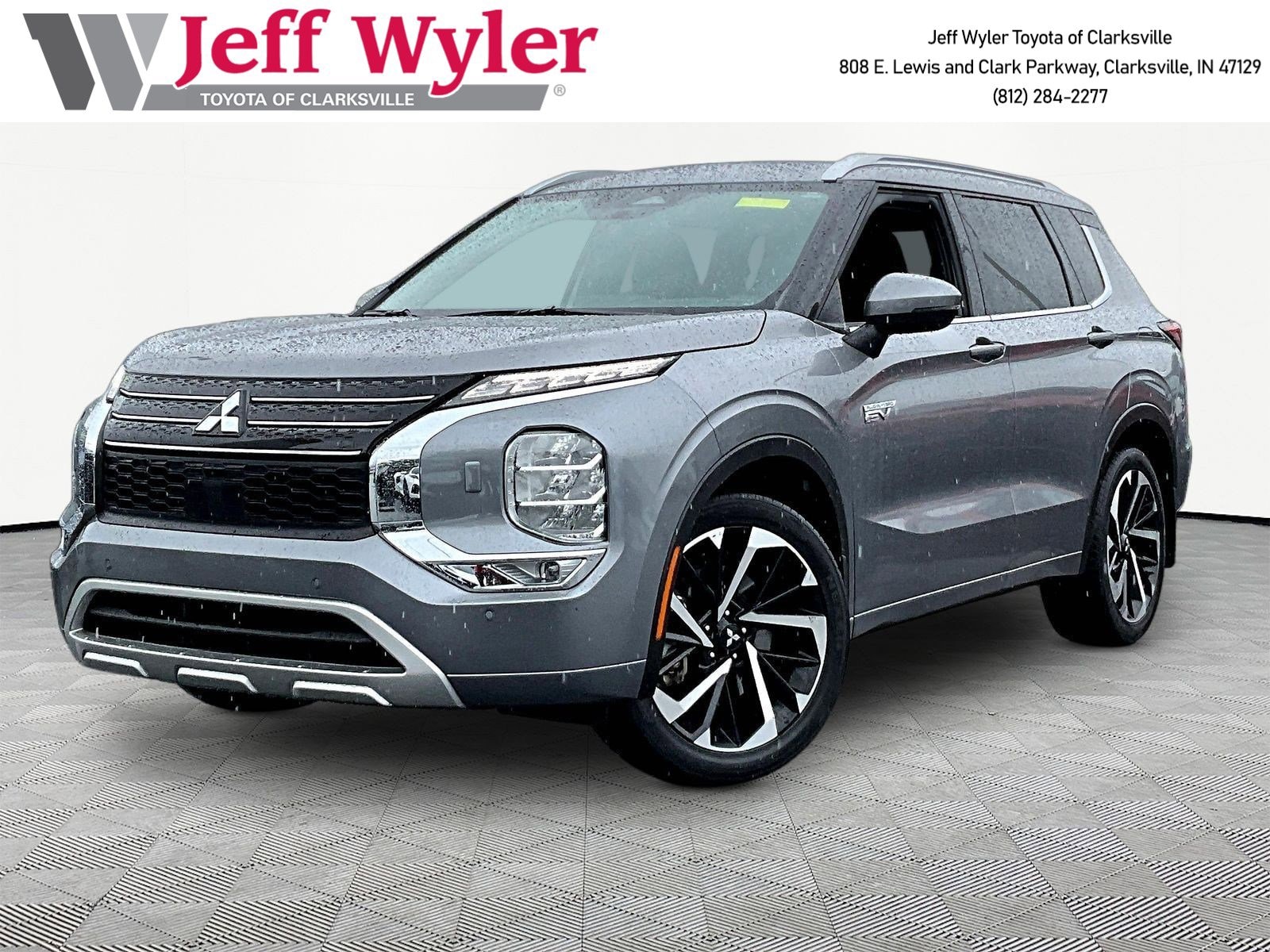 2023 Mitsubishi Outlander Plug-in Hybrid SEL S-AWC's photo